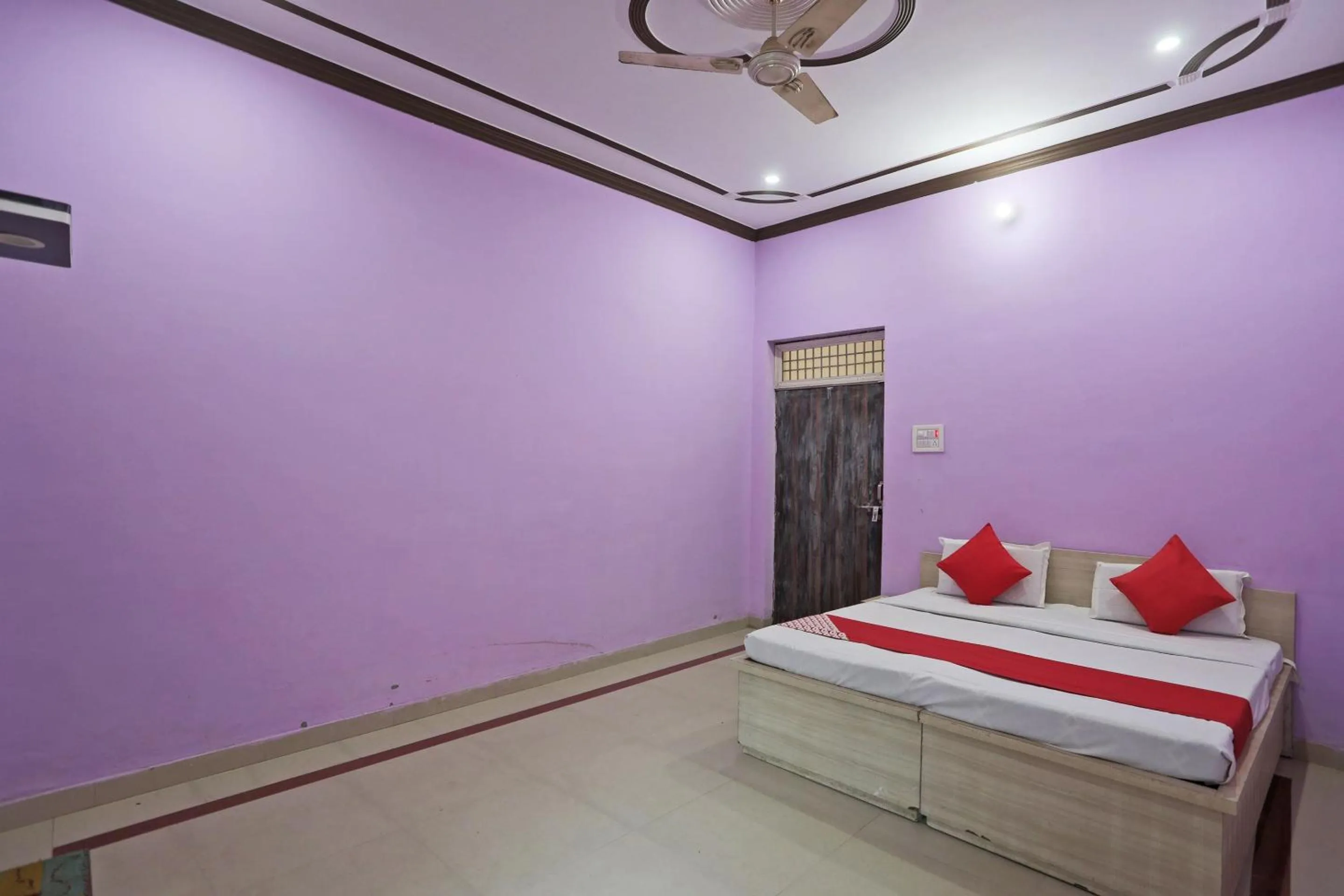 Bedroom, Bed in Hotel O Surprise Farm House