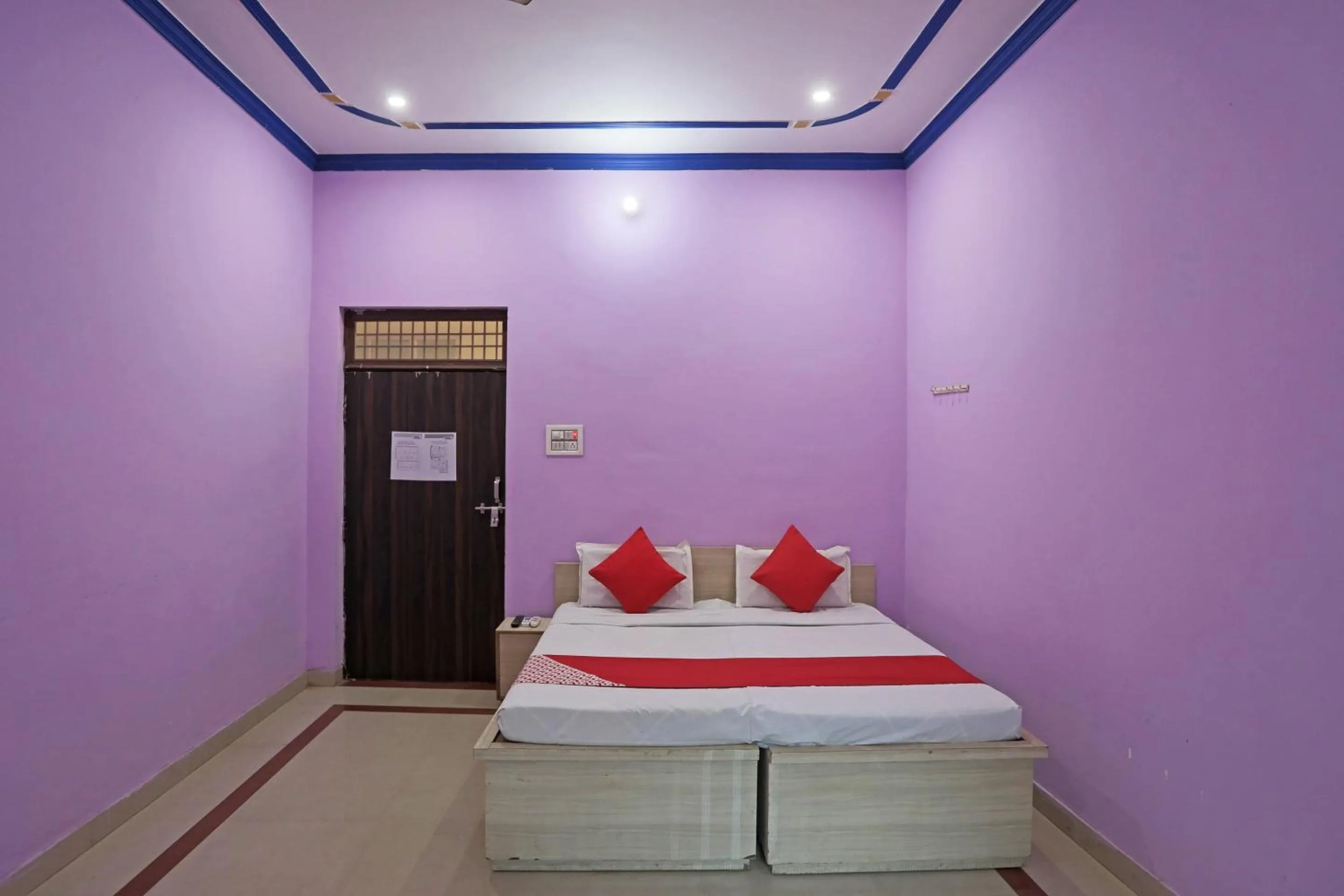 Bedroom, Bed in Hotel O Surprise Farm House