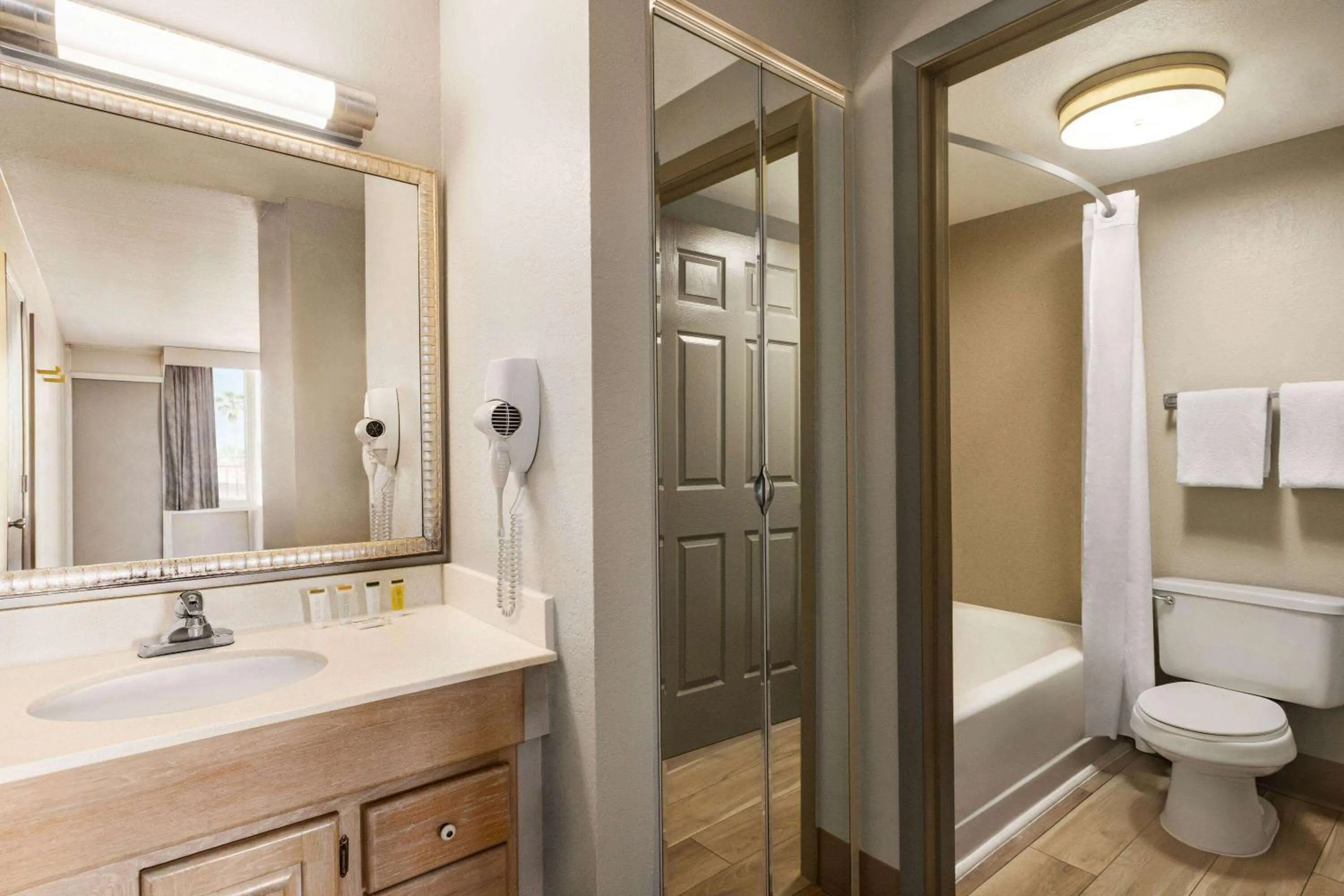 TV and multimedia in Days Inn by Wyndham Cocoa Beach Port Canaveral