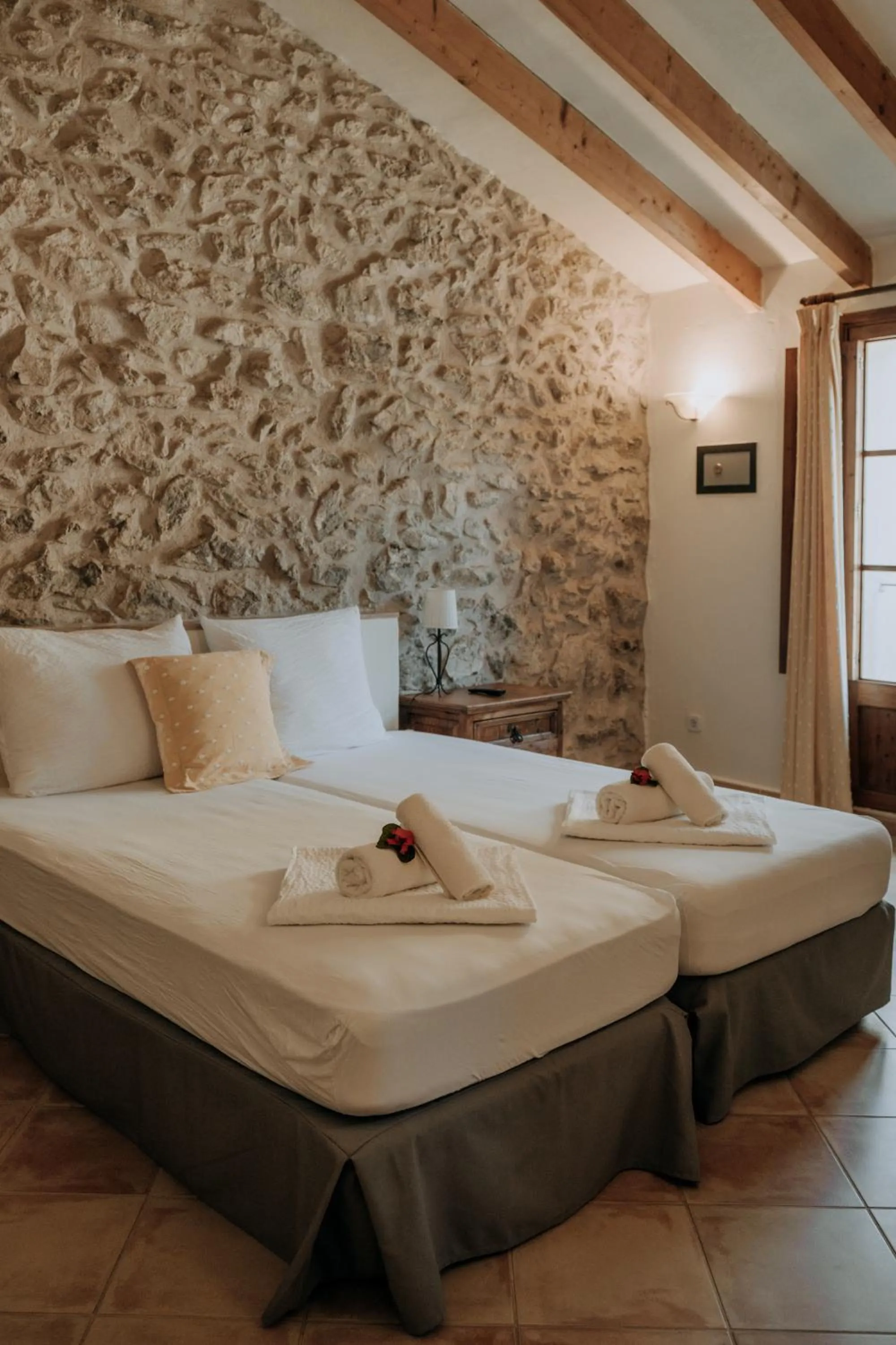 Bedroom, Bed in Hotel Rural Nou Dalt Muntanya