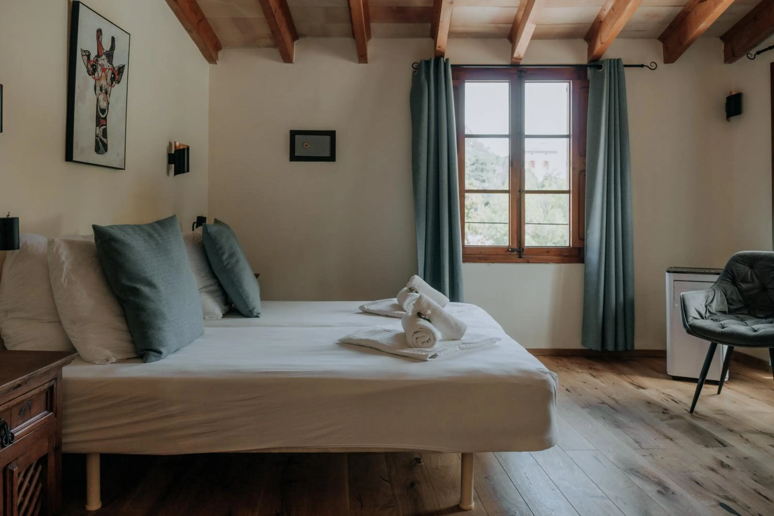 Bedroom, Bed in Hotel Rural Nou Dalt Muntanya