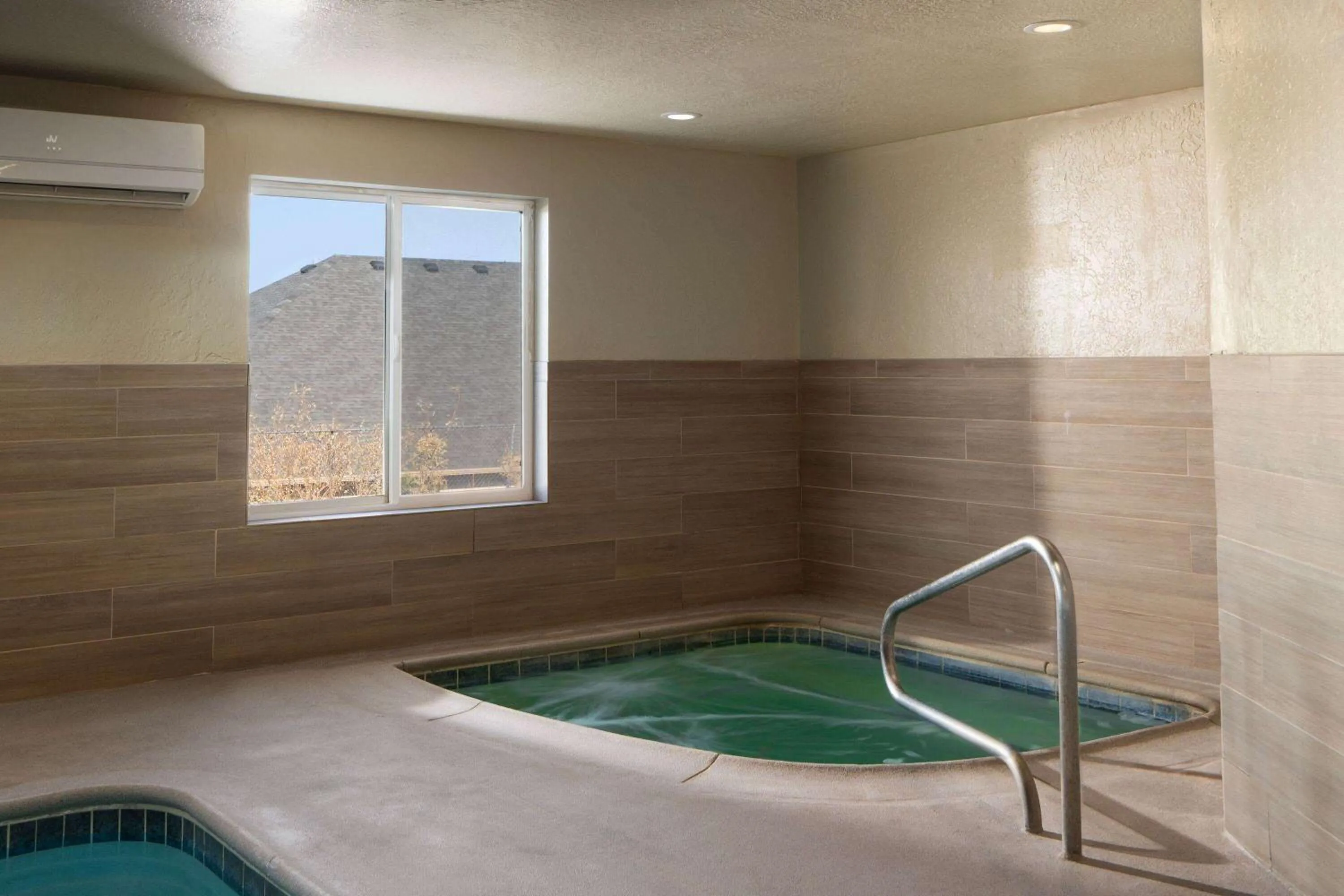 Hot Tub in Wingate by Wyndham Cedar City