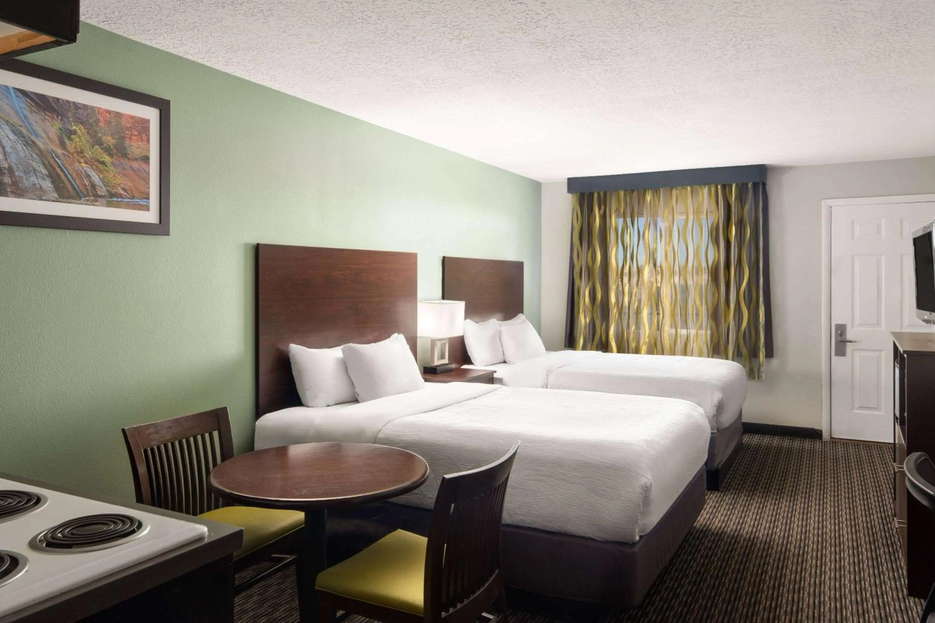 Photo of the whole room, Bed in Wingate by Wyndham Cedar City