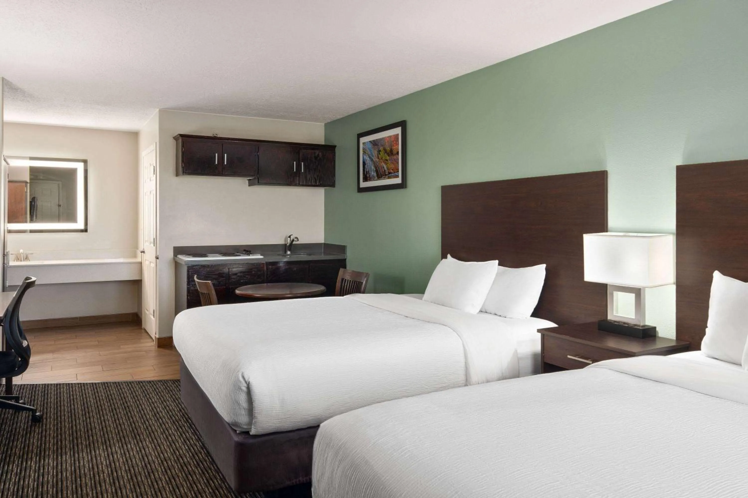 Photo of the whole room, Bed in Wingate by Wyndham Cedar City