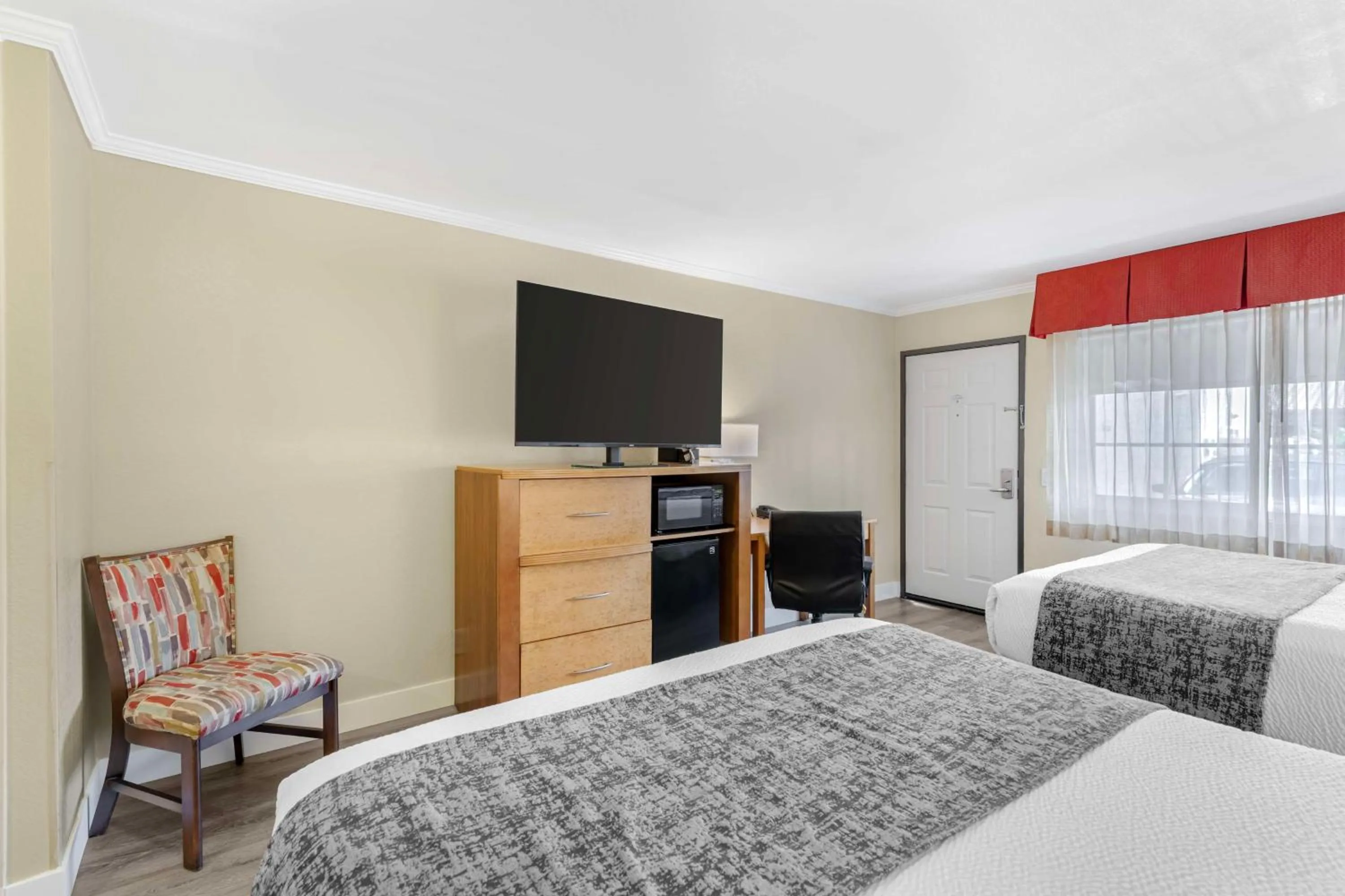 Bedroom, Bed in Best Western Plus Ontario Airport & Convention Center