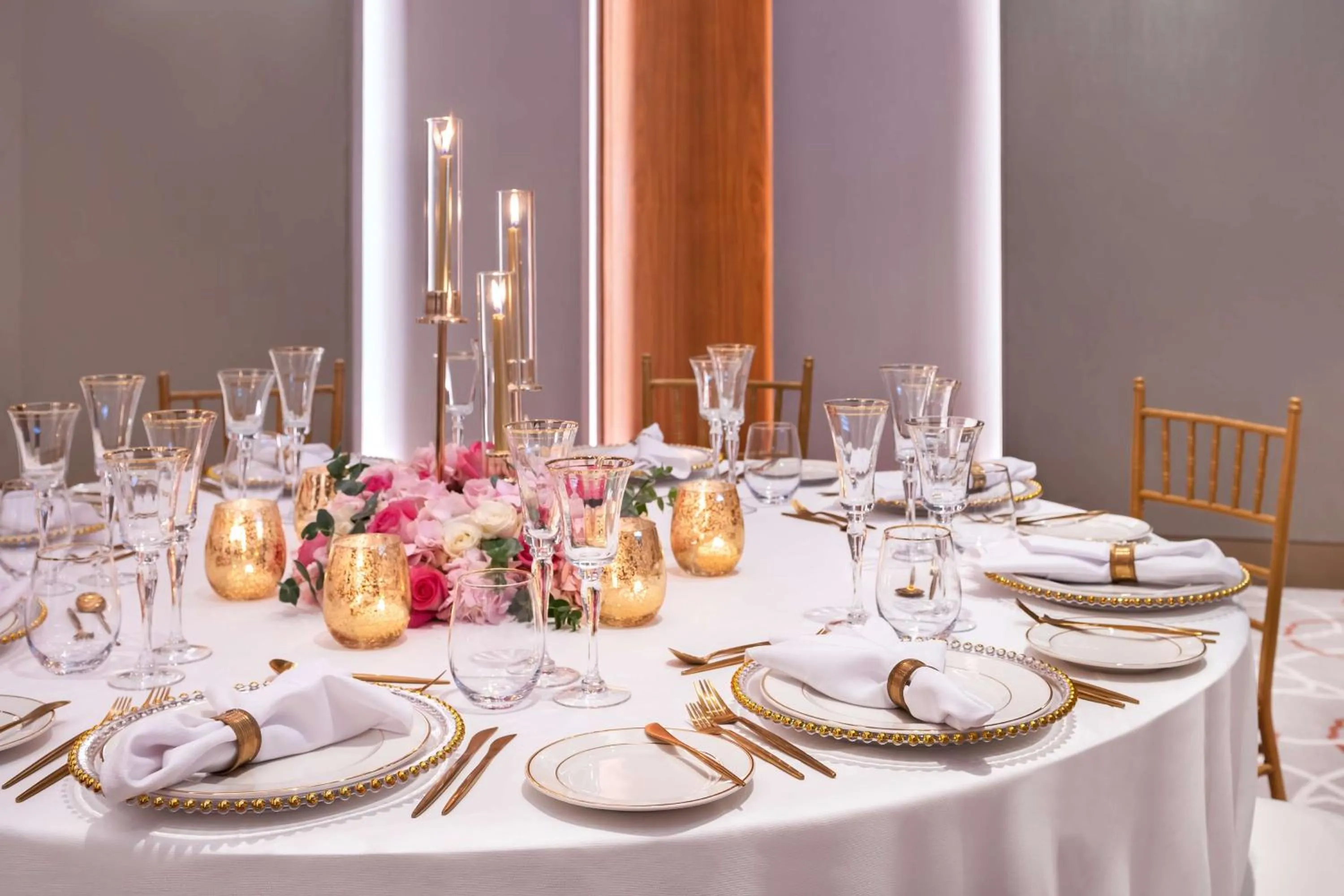 Meeting/conference room in The WB Abu Dhabi, Curio Collection By Hilton