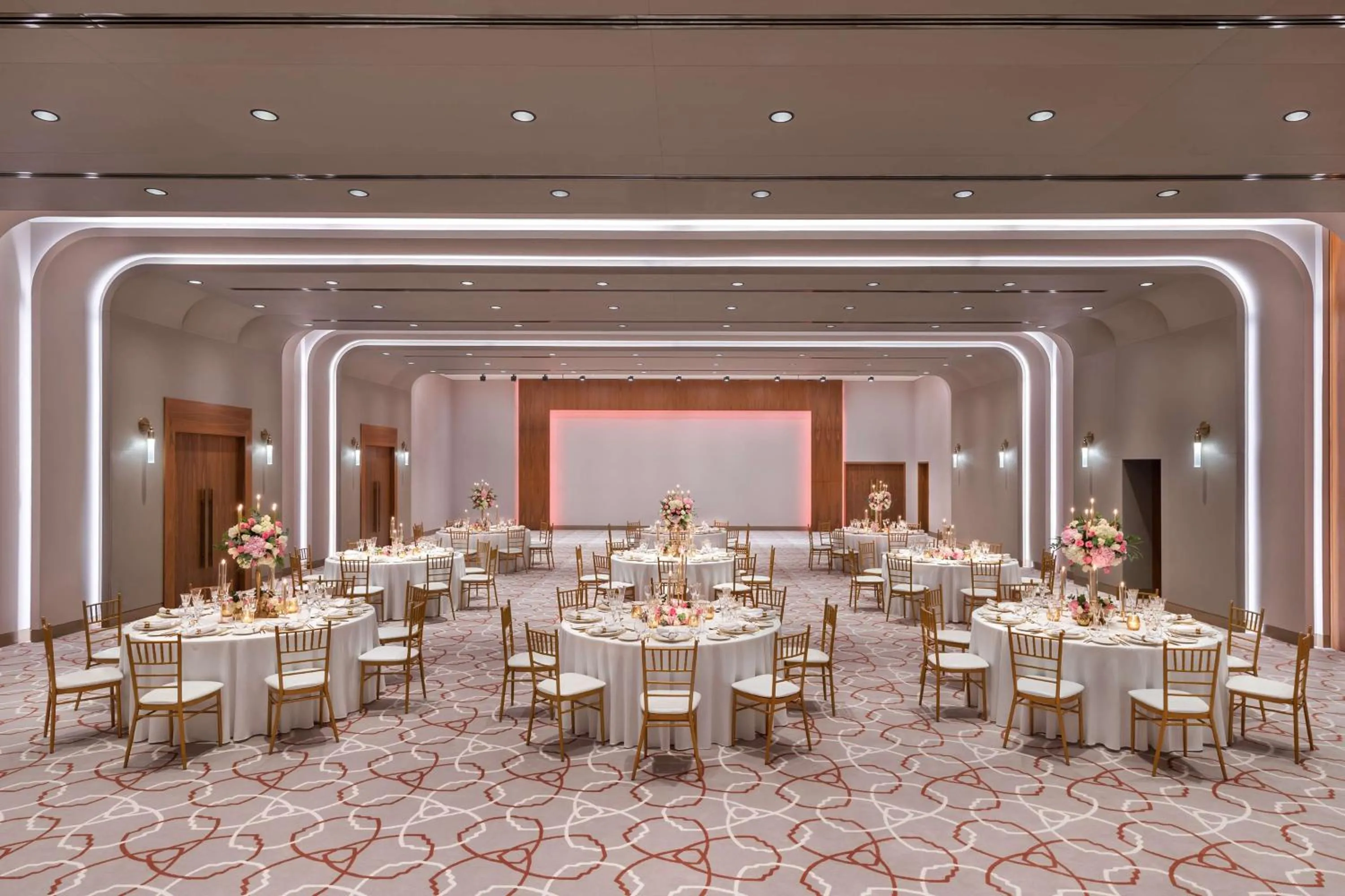 Meeting/conference room in The WB Abu Dhabi, Curio Collection By Hilton