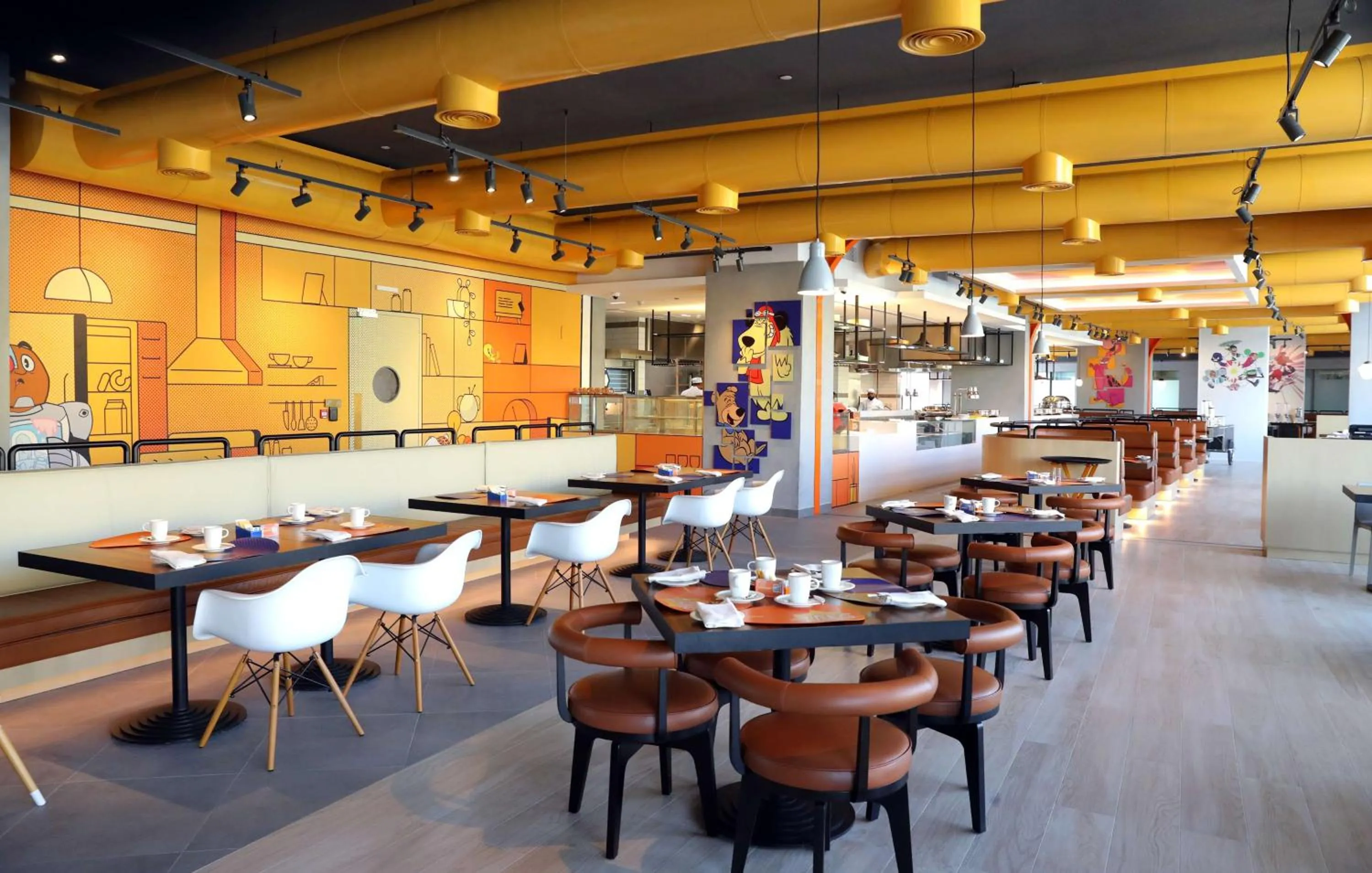 Restaurant/places to eat in The WB Abu Dhabi, Curio Collection By Hilton