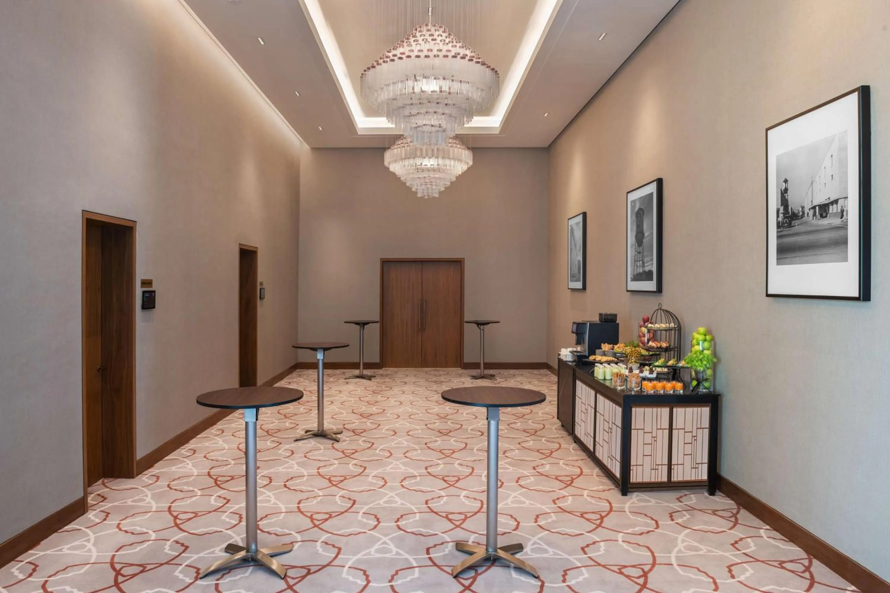 Meeting/conference room in The WB Abu Dhabi, Curio Collection By Hilton