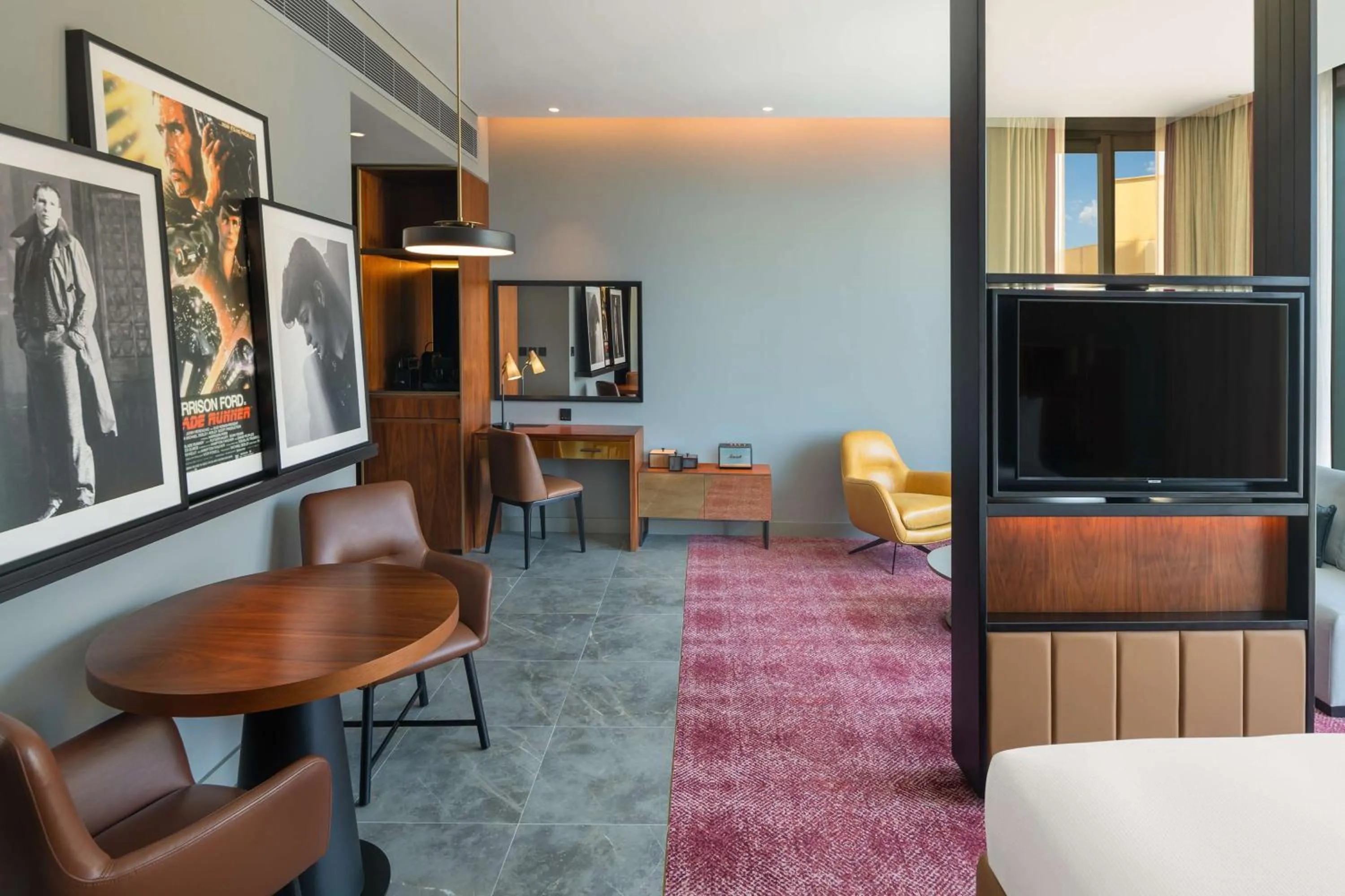 TV and multimedia in The WB Abu Dhabi, Curio Collection By Hilton