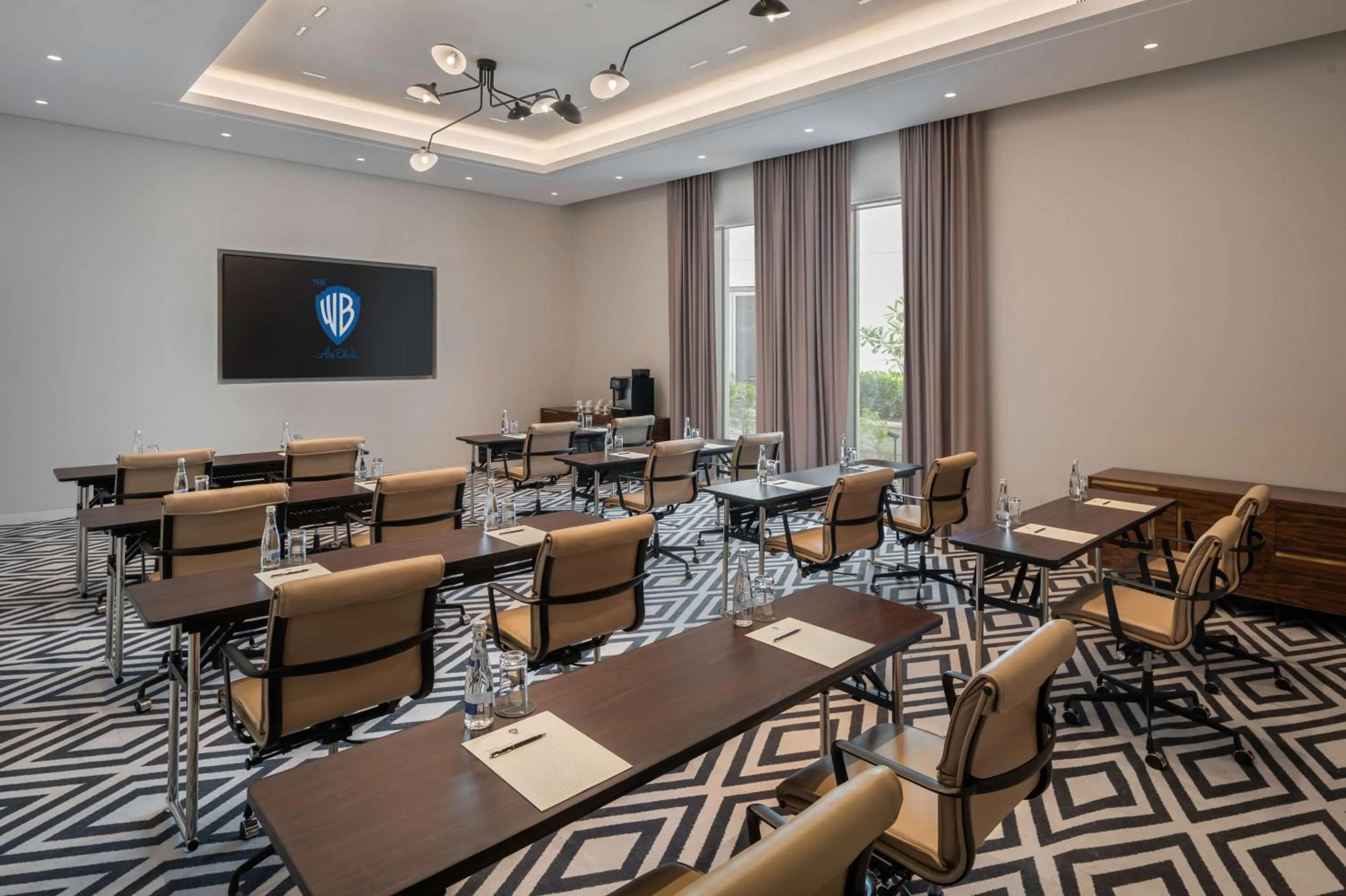 Meeting/conference room in The WB Abu Dhabi, Curio Collection By Hilton