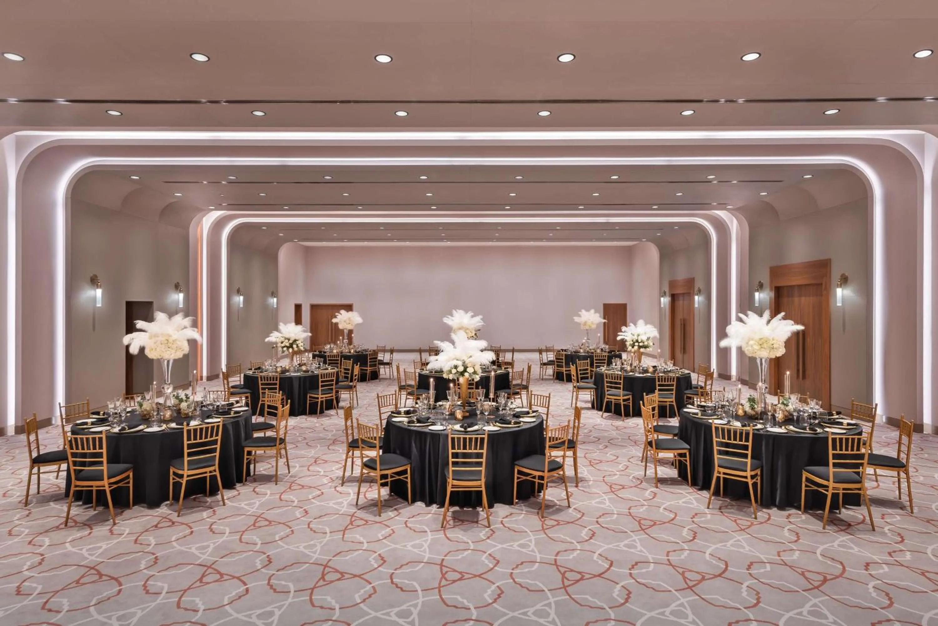 Meeting/conference room in The WB Abu Dhabi, Curio Collection By Hilton