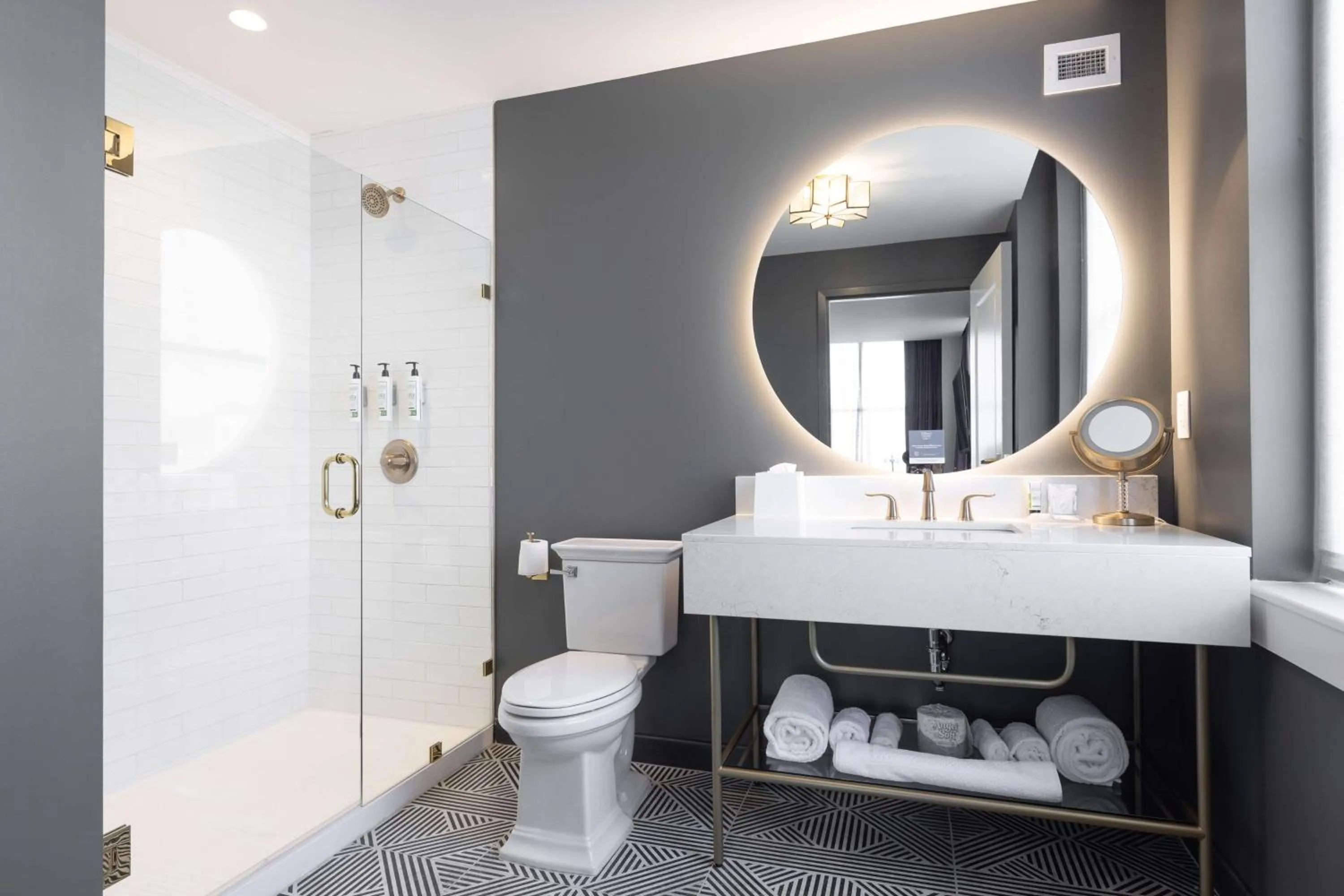 Bathroom in The Kelly Birmingham, Tapestry Collection By Hilton