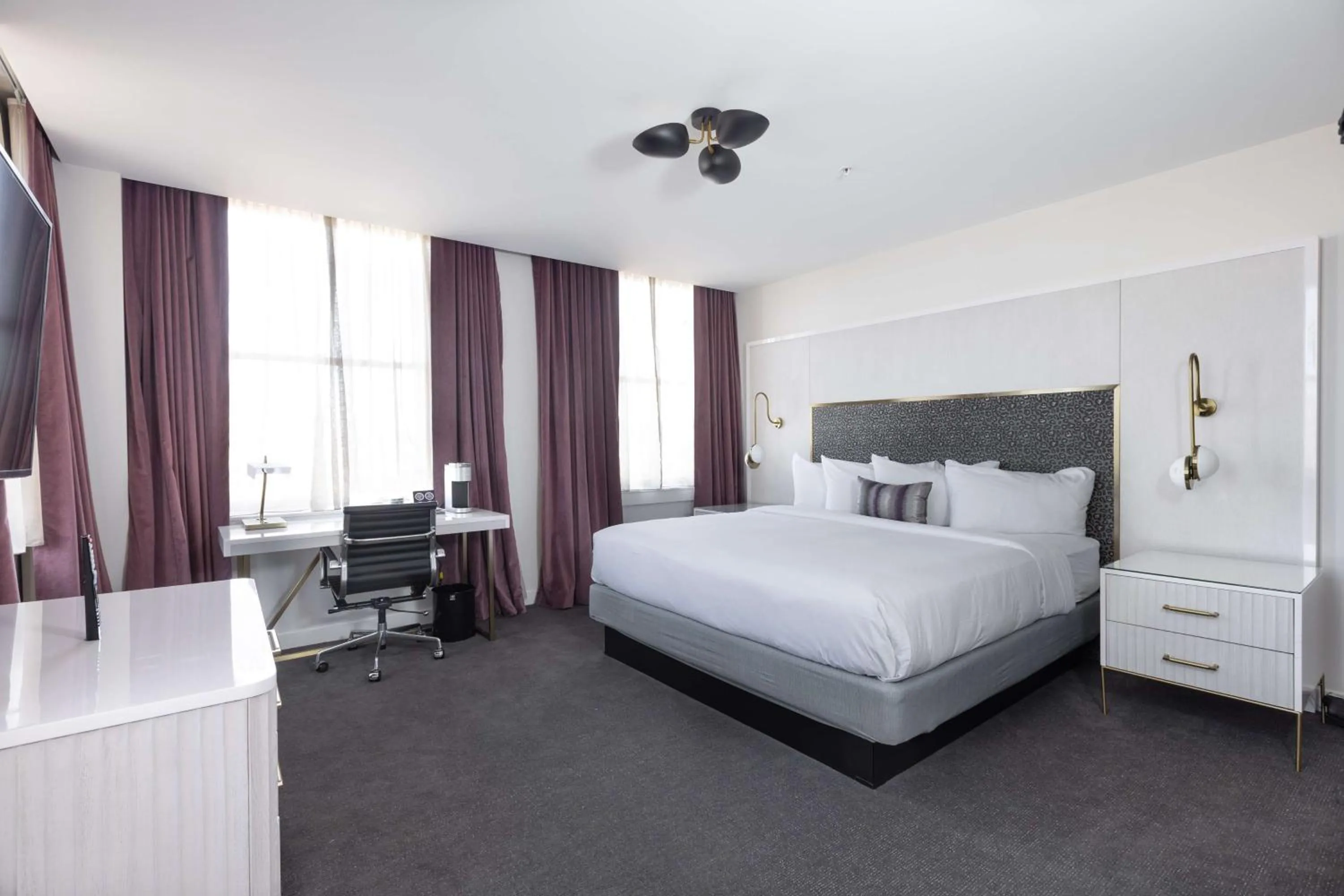 Bedroom, Bed in The Kelly Birmingham, Tapestry Collection By Hilton