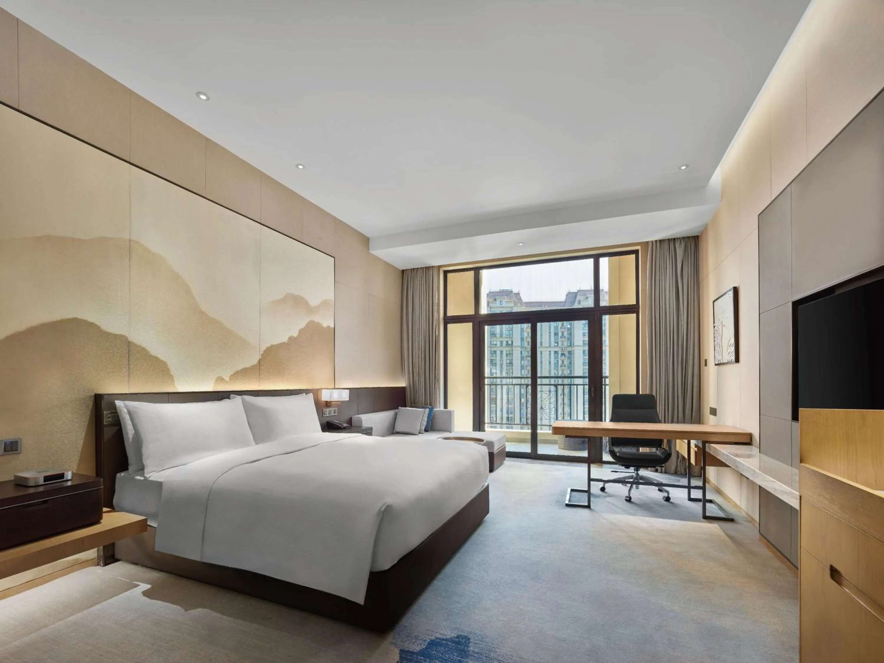 Bedroom, Bed in Doubletree By Hilton Quzhou