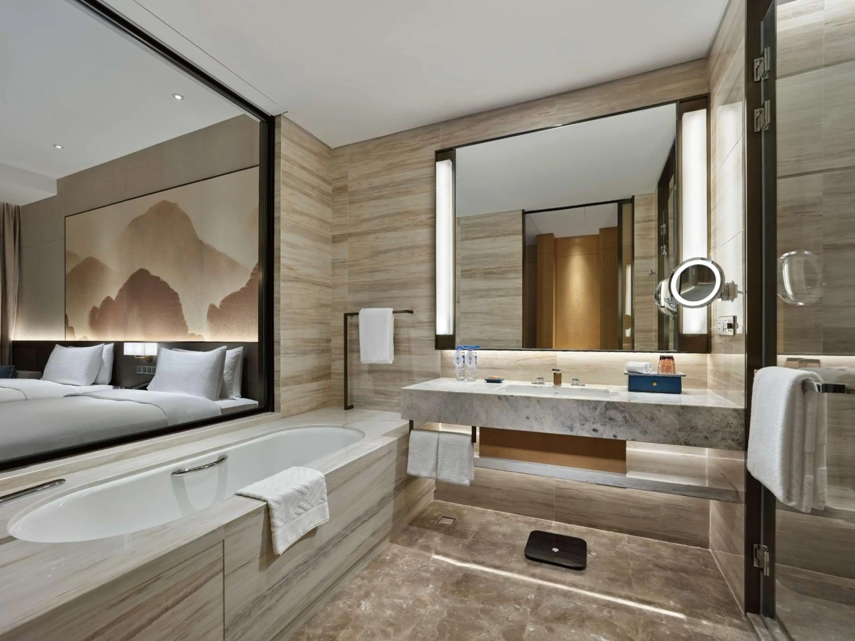 Bathroom, Bed in Doubletree By Hilton Quzhou