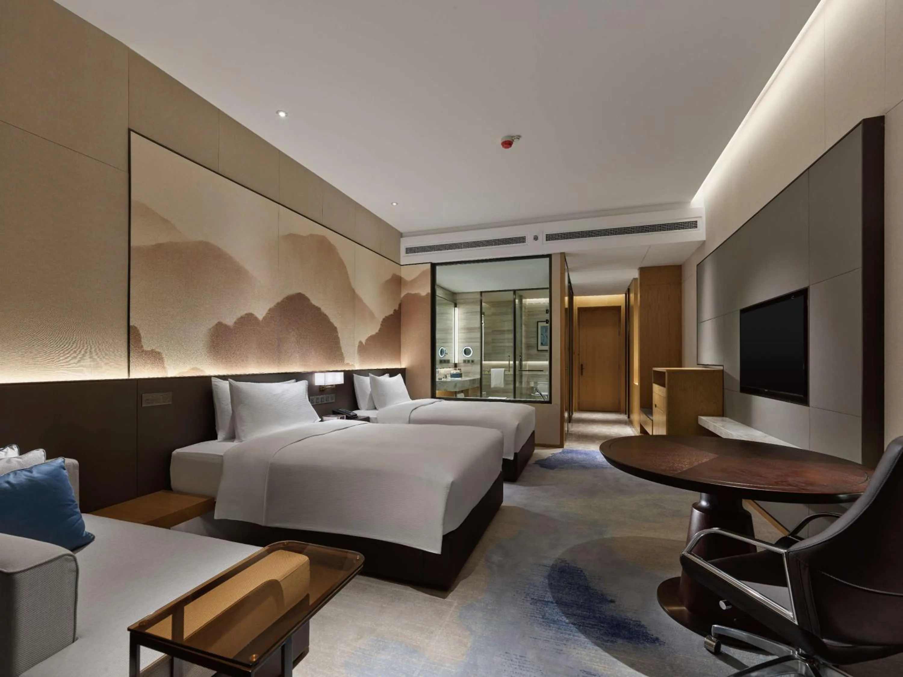 Bedroom, Bed in Doubletree By Hilton Quzhou