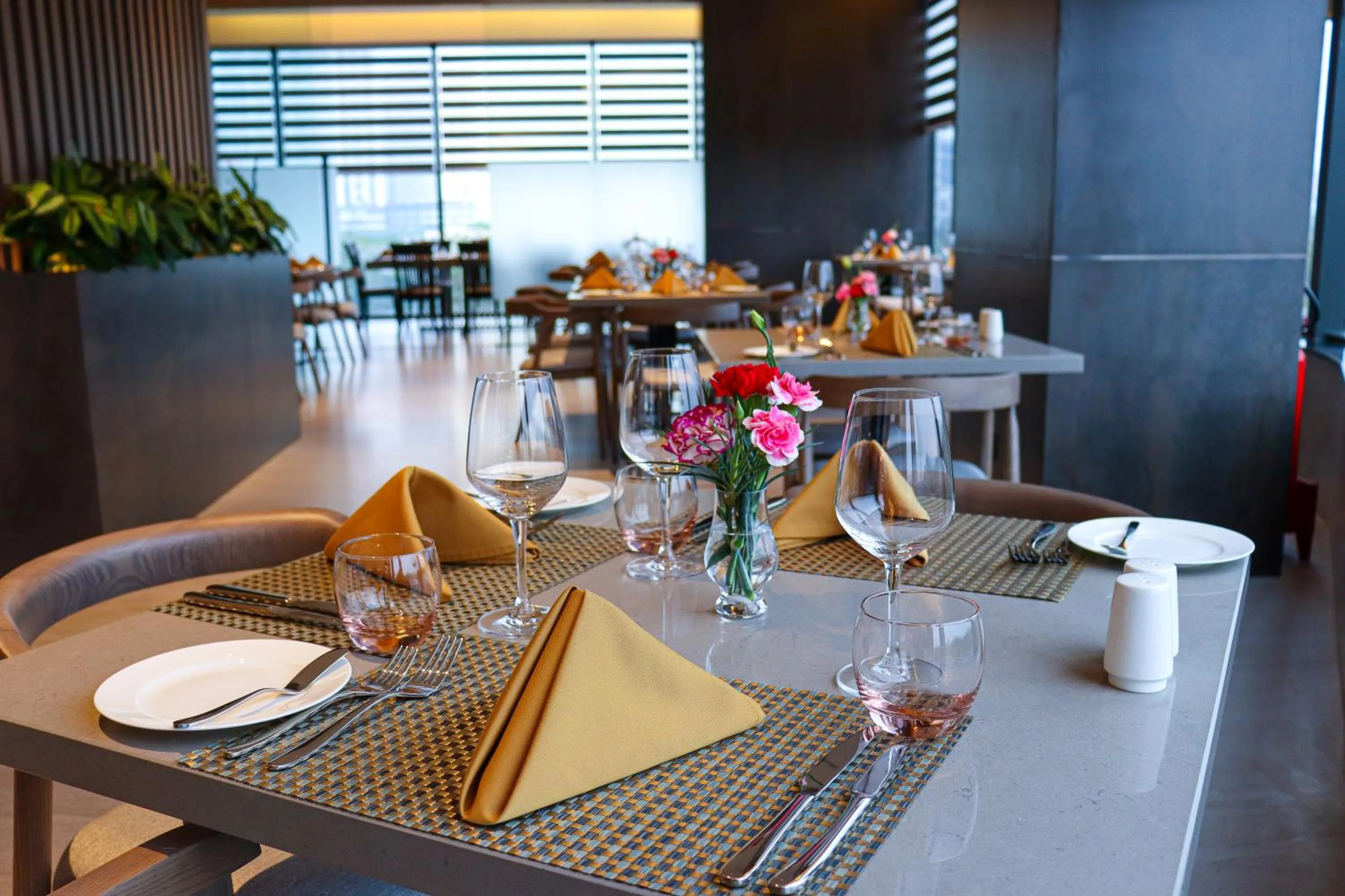 Restaurant/places to eat in Fraser Residence Hanoi