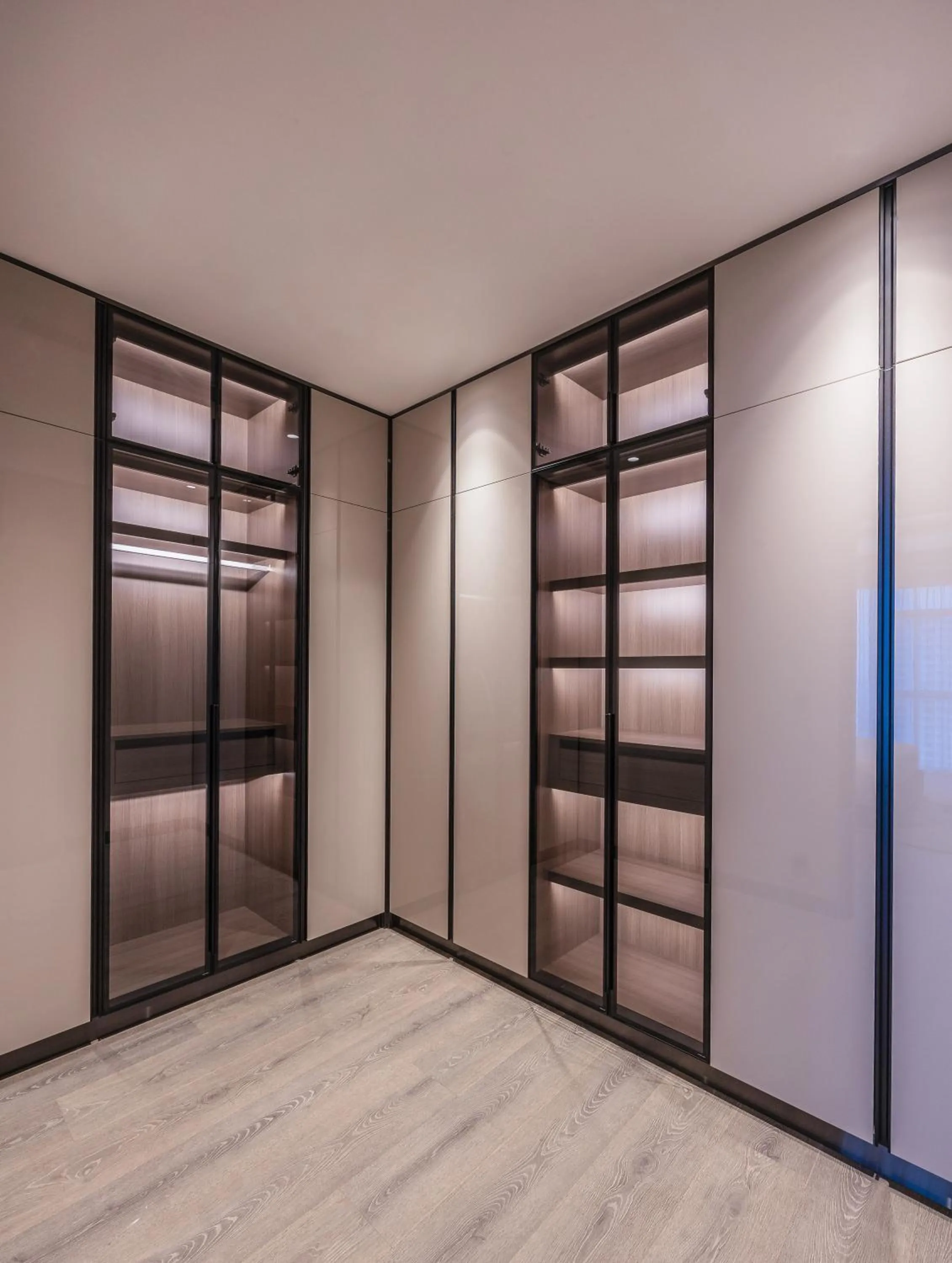 wardrobe in Fraser Residence Hanoi