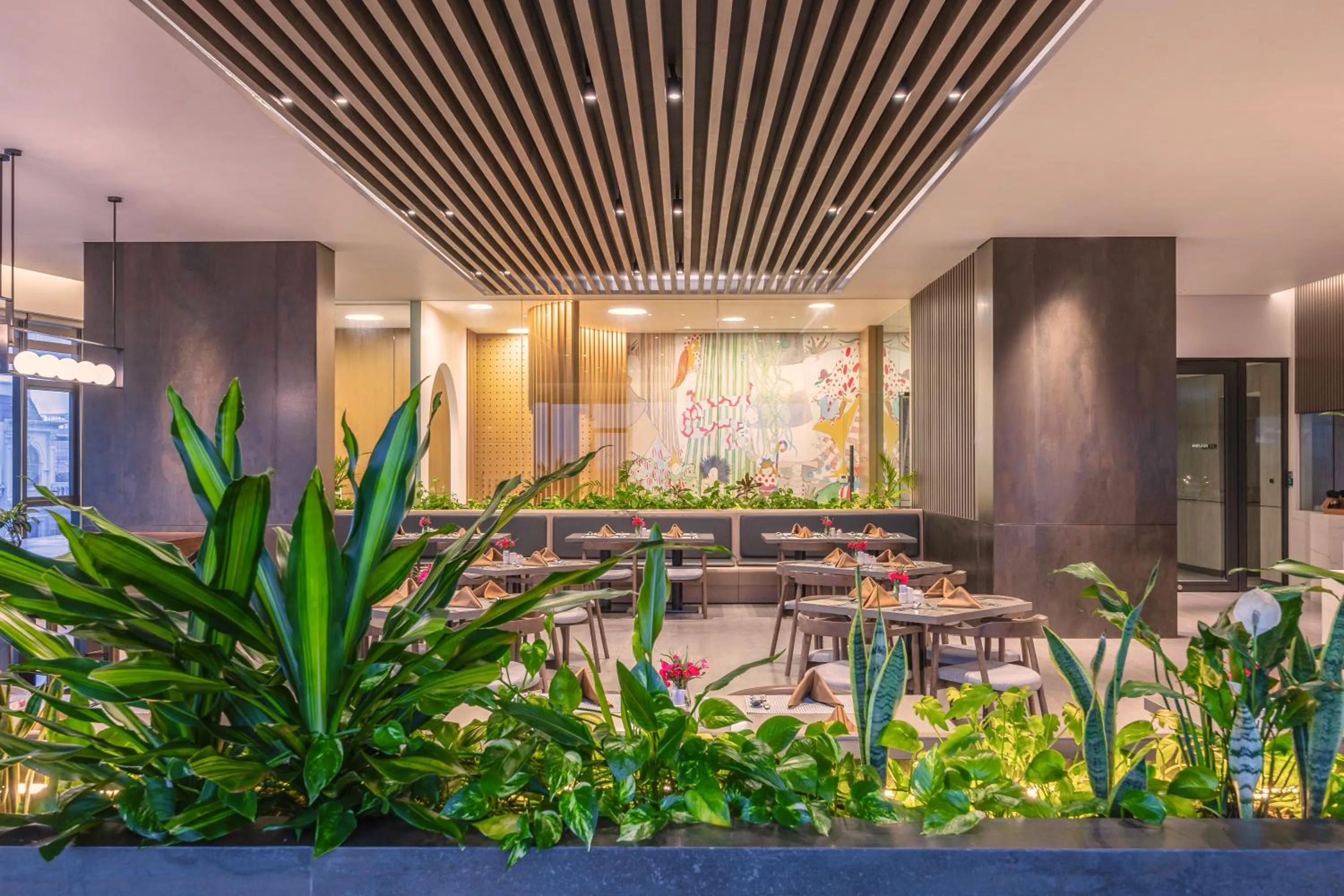 Restaurant/places to eat in Fraser Residence Hanoi