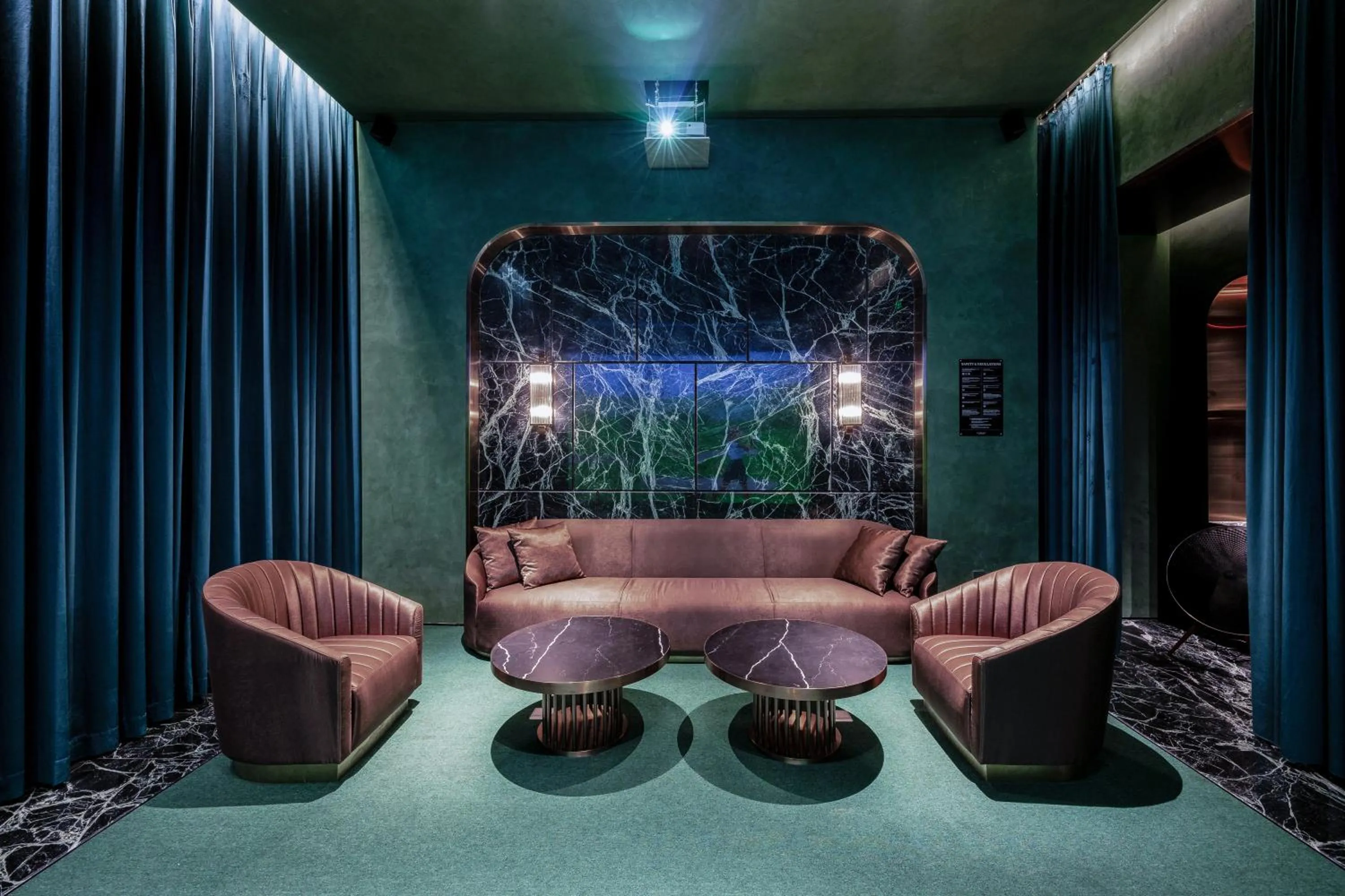 Minigolf in Fraser Residence Hanoi