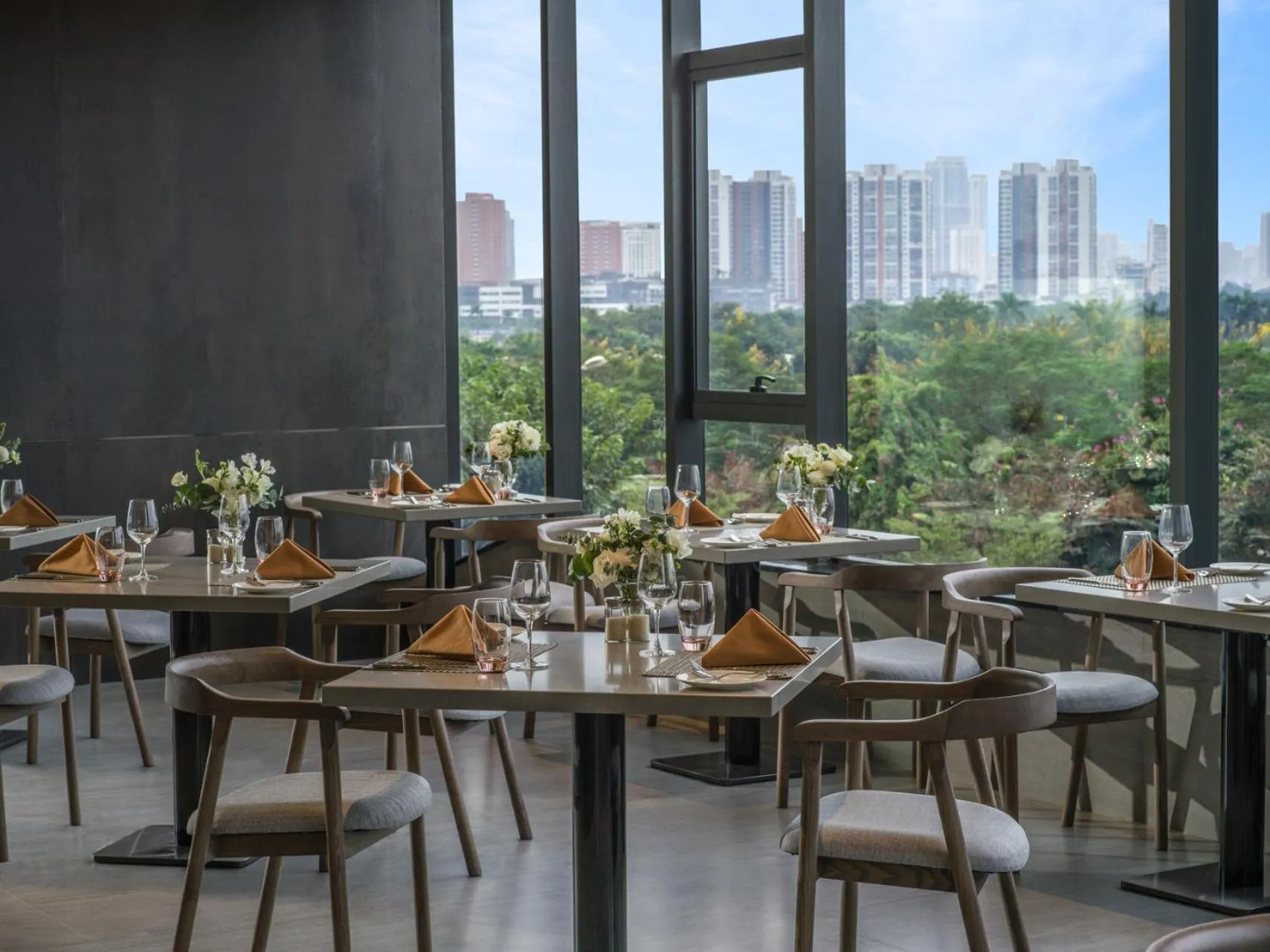 Restaurant/places to eat in Fraser Residence Hanoi