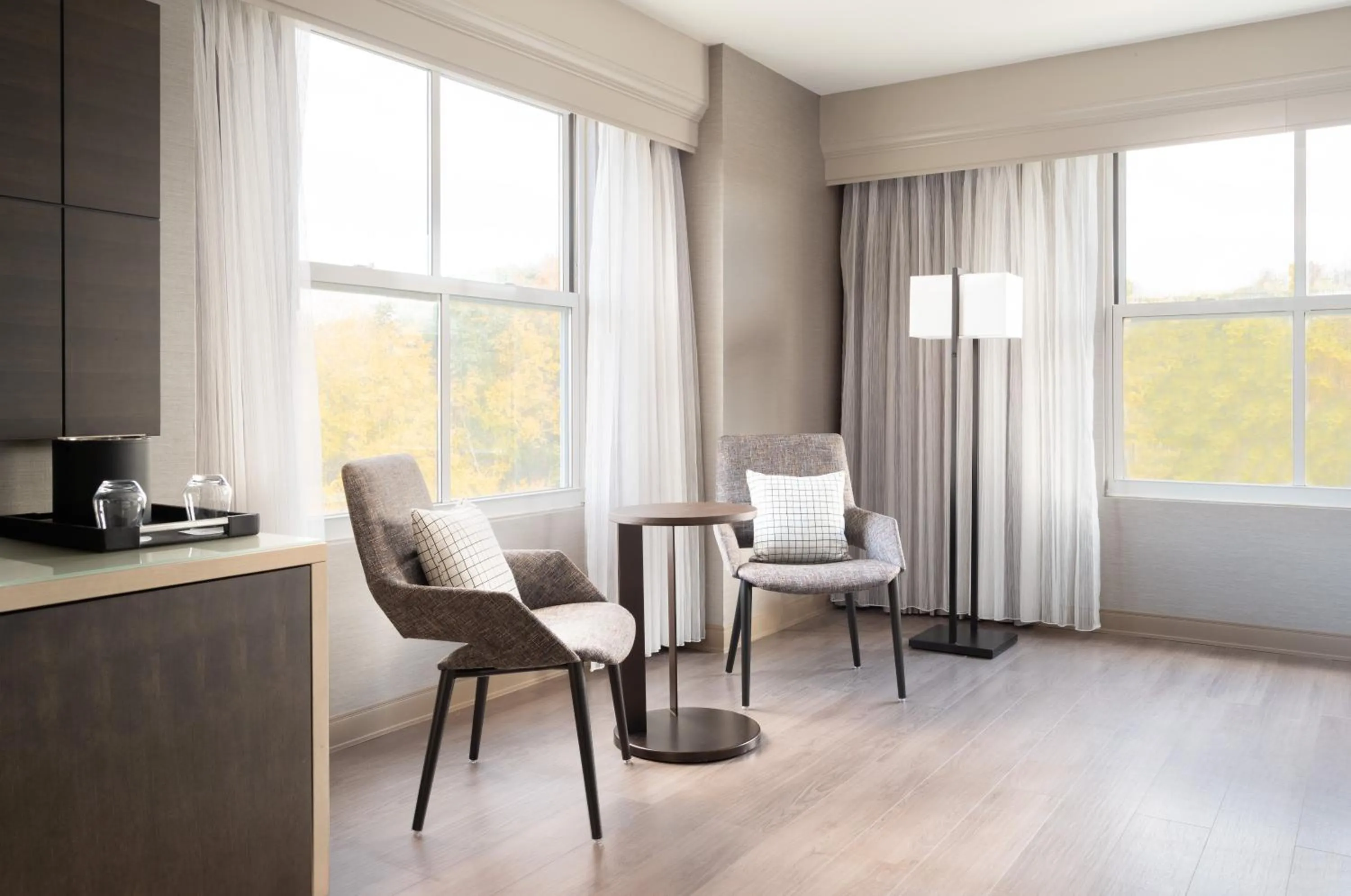 Seating area in Mystic Marriott Hotel and Spa