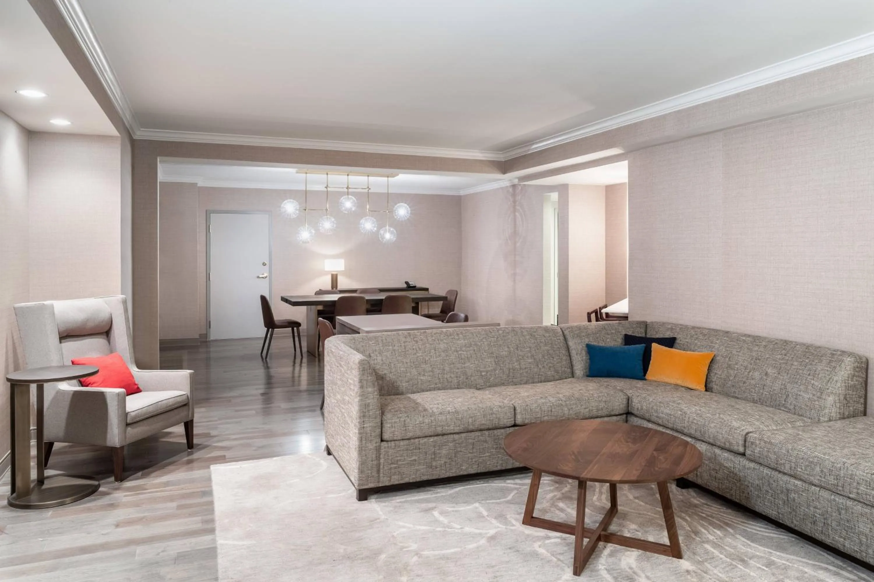 Living room in Mystic Marriott Hotel and Spa