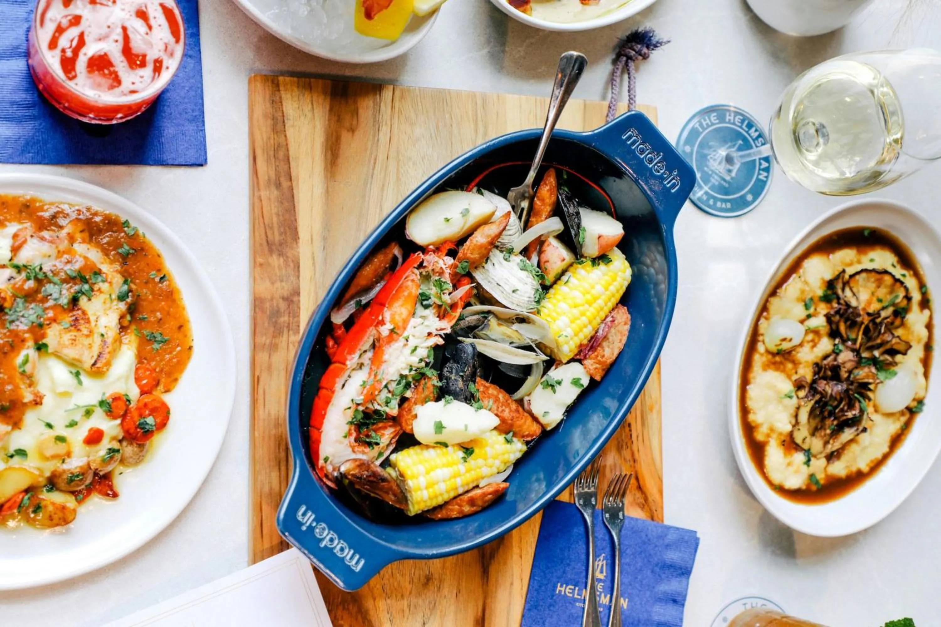 Lounge or bar in Mystic Marriott Hotel and Spa