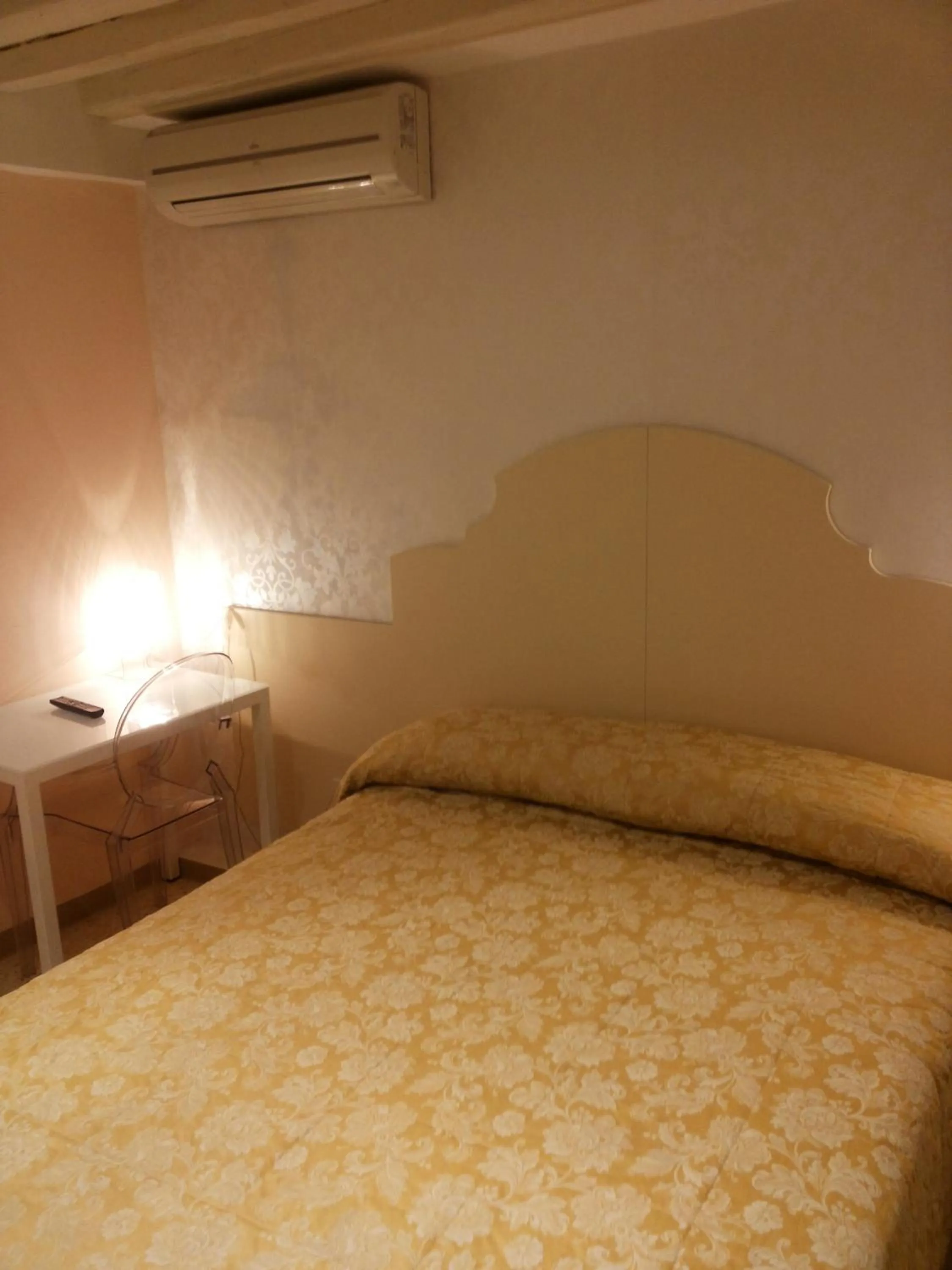 Bedroom, Bed in Hotel Adriatico