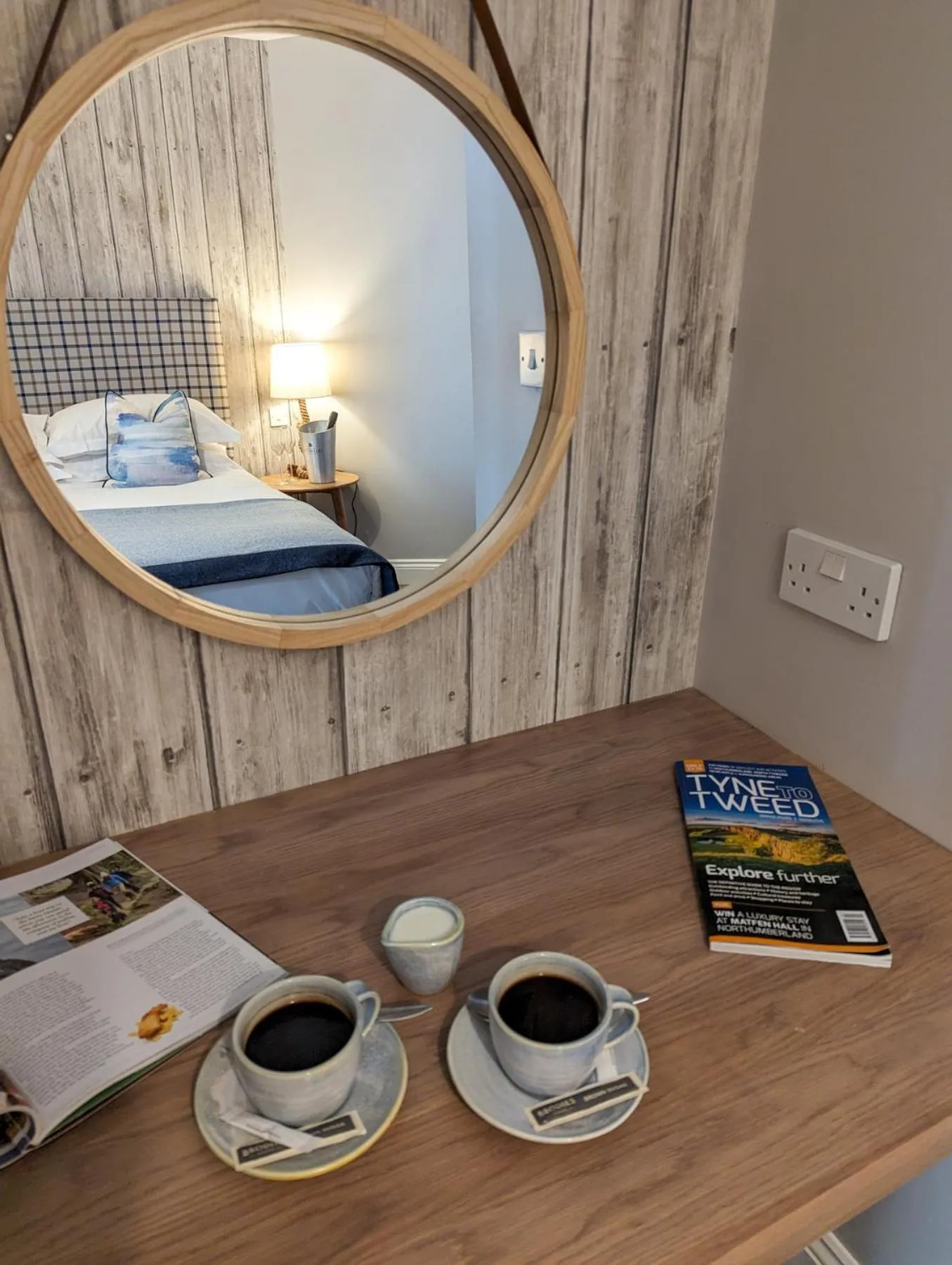 Coffee/tea facilities, Bed in Beach House Hotel