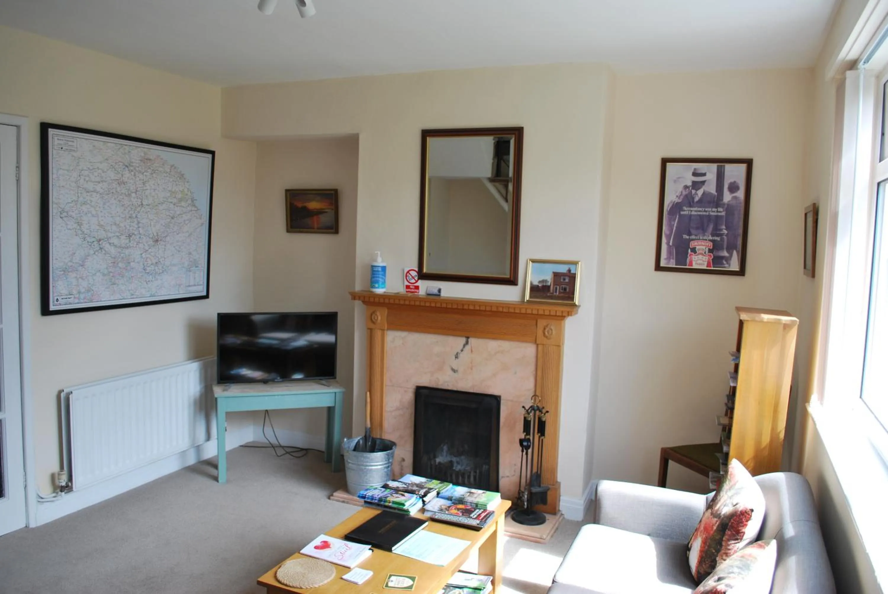 Communal lounge/ TV room in Hillcroft Luxury Bed & Breakfast