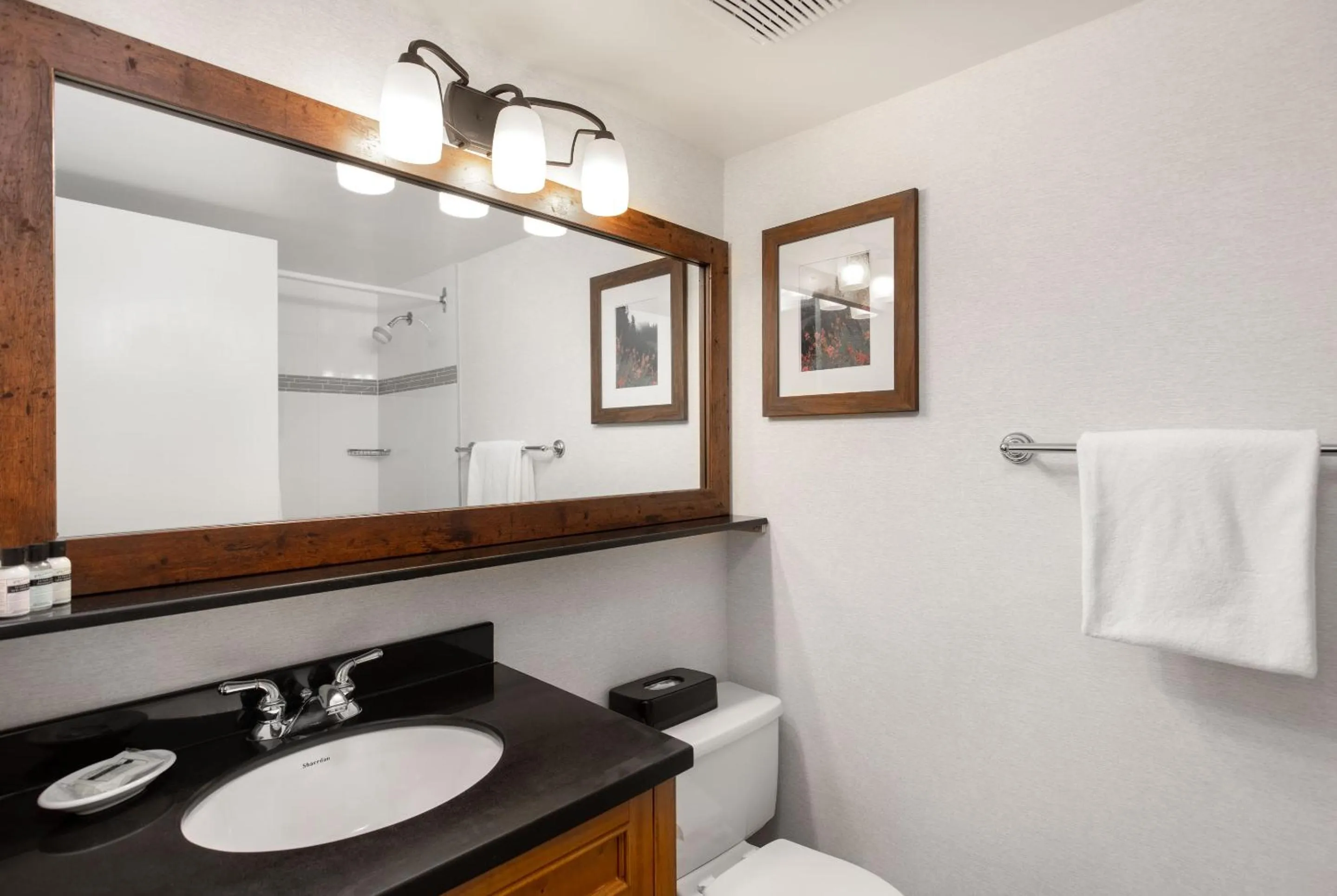 Tantalus Resort Lodge