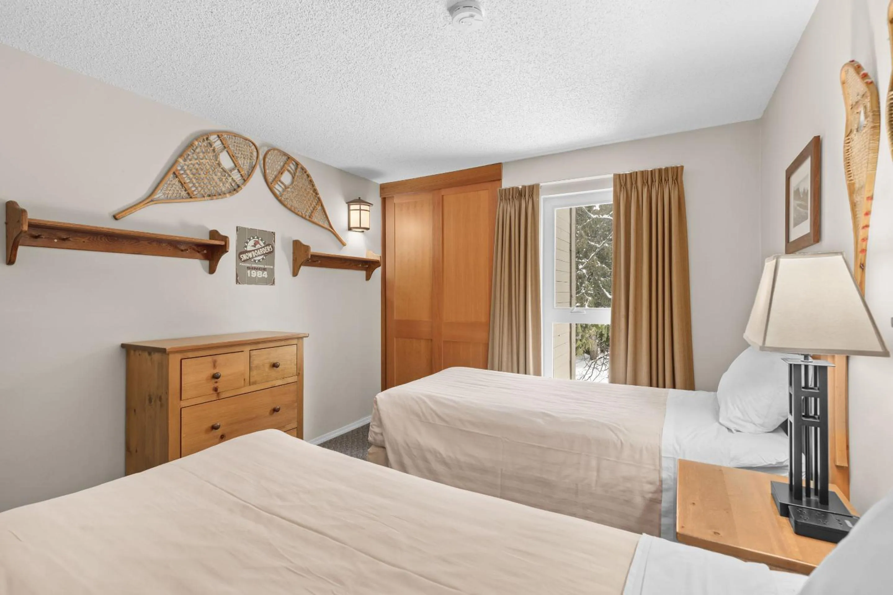 Bed in Tantalus Resort Lodge