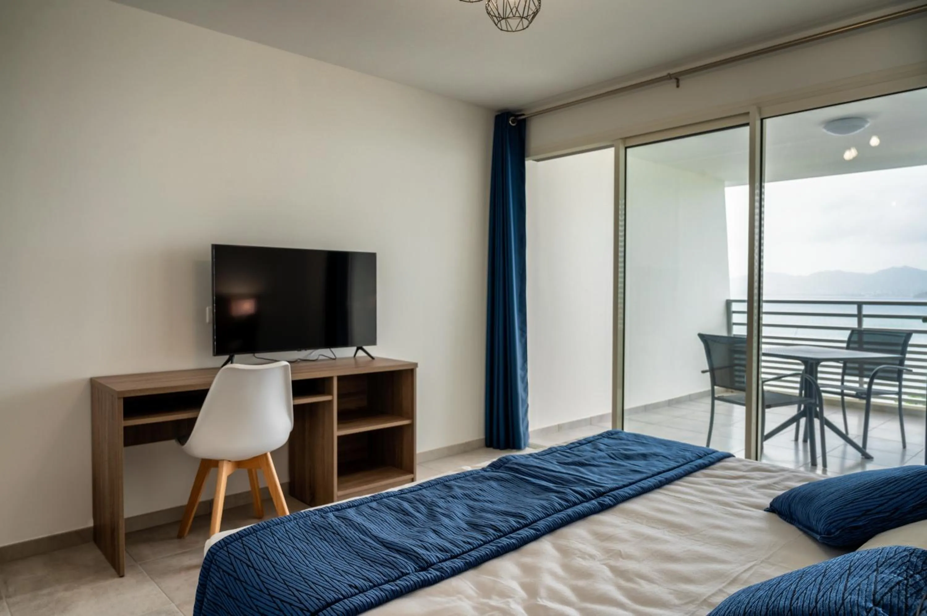 Bed in B&B HOME Fort-de-France Marina