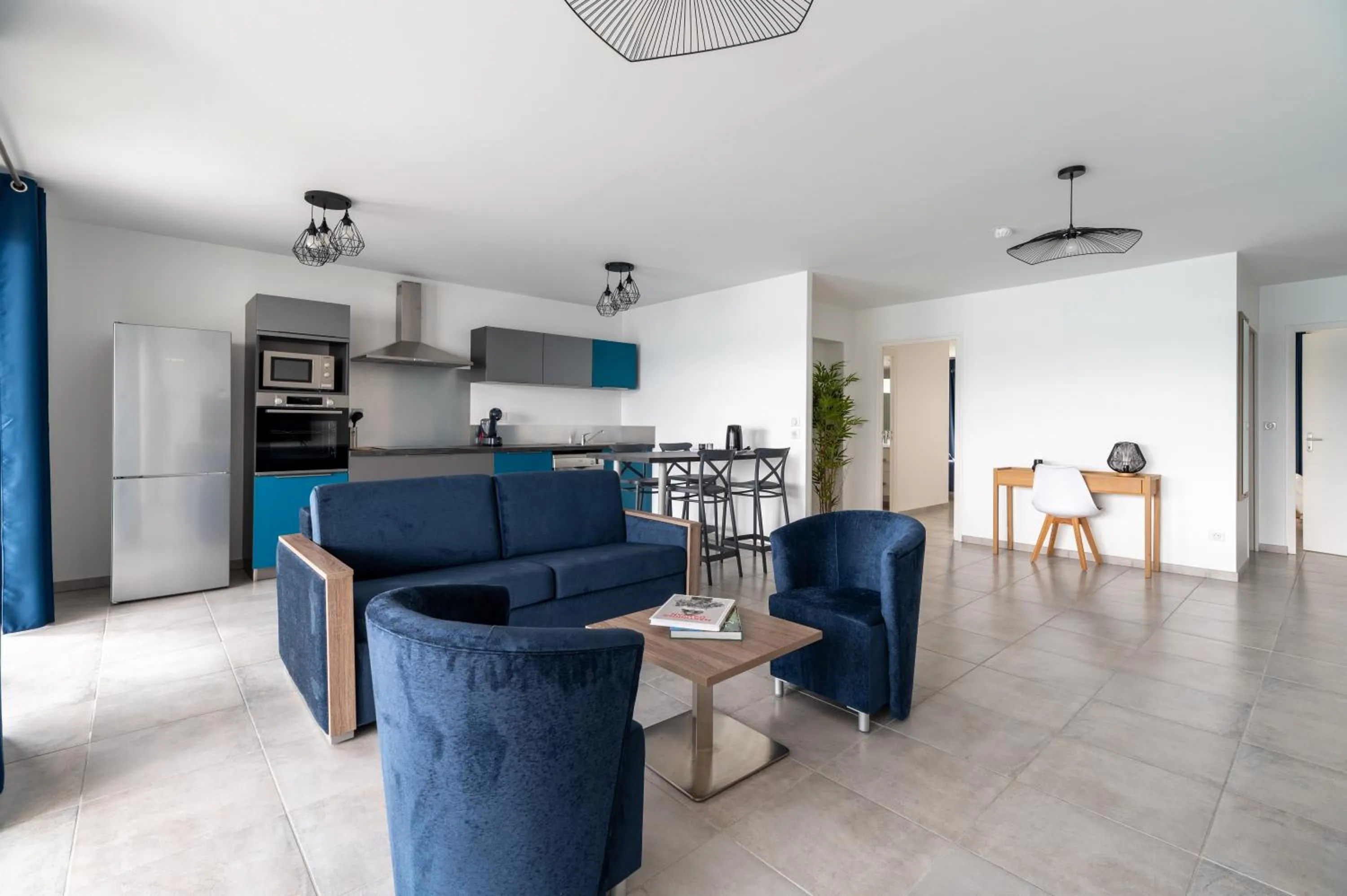 Kitchen or kitchenette in B&B HOME Fort-de-France Marina