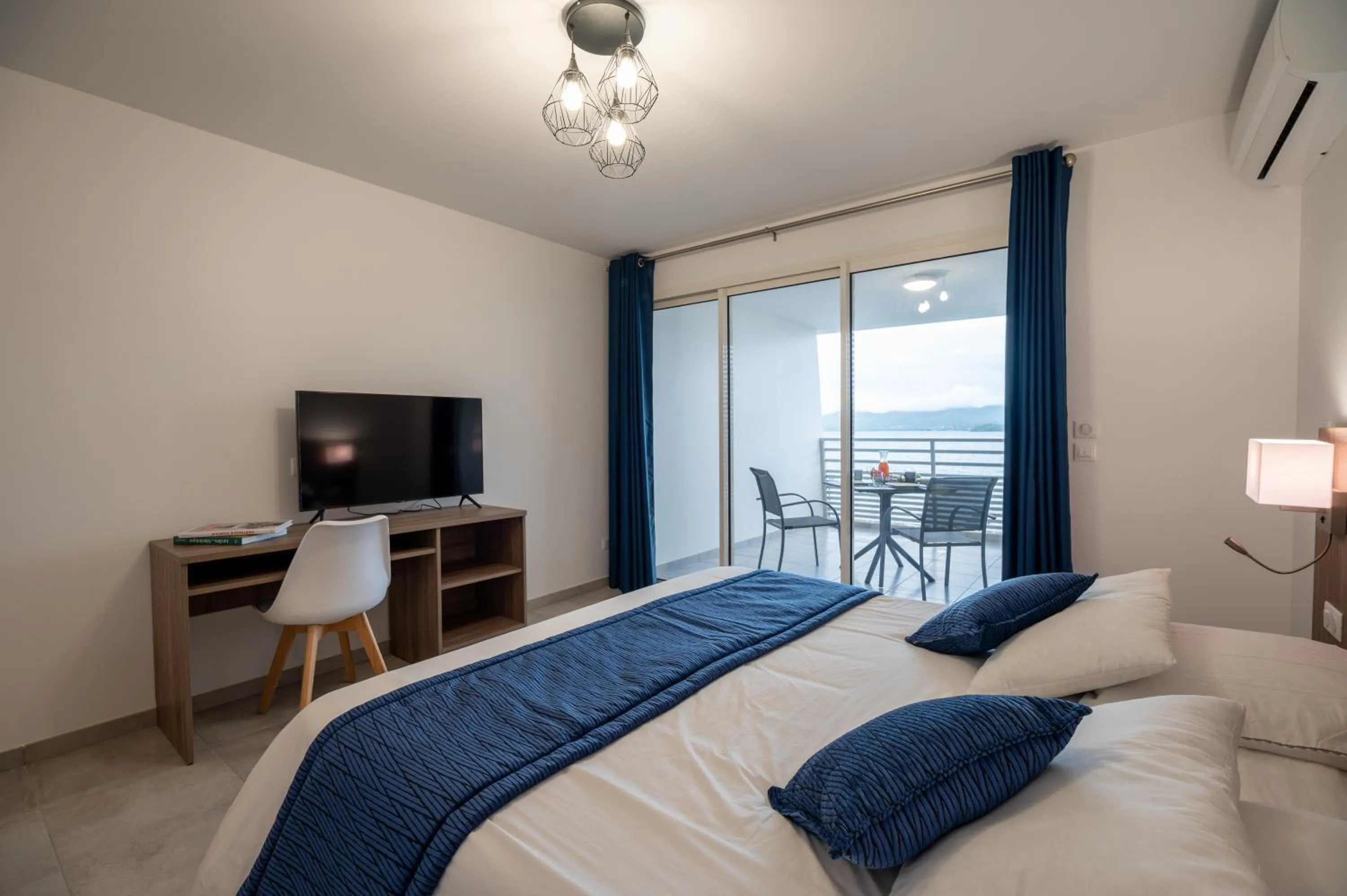 Bed in B&B HOME Fort-de-France Marina