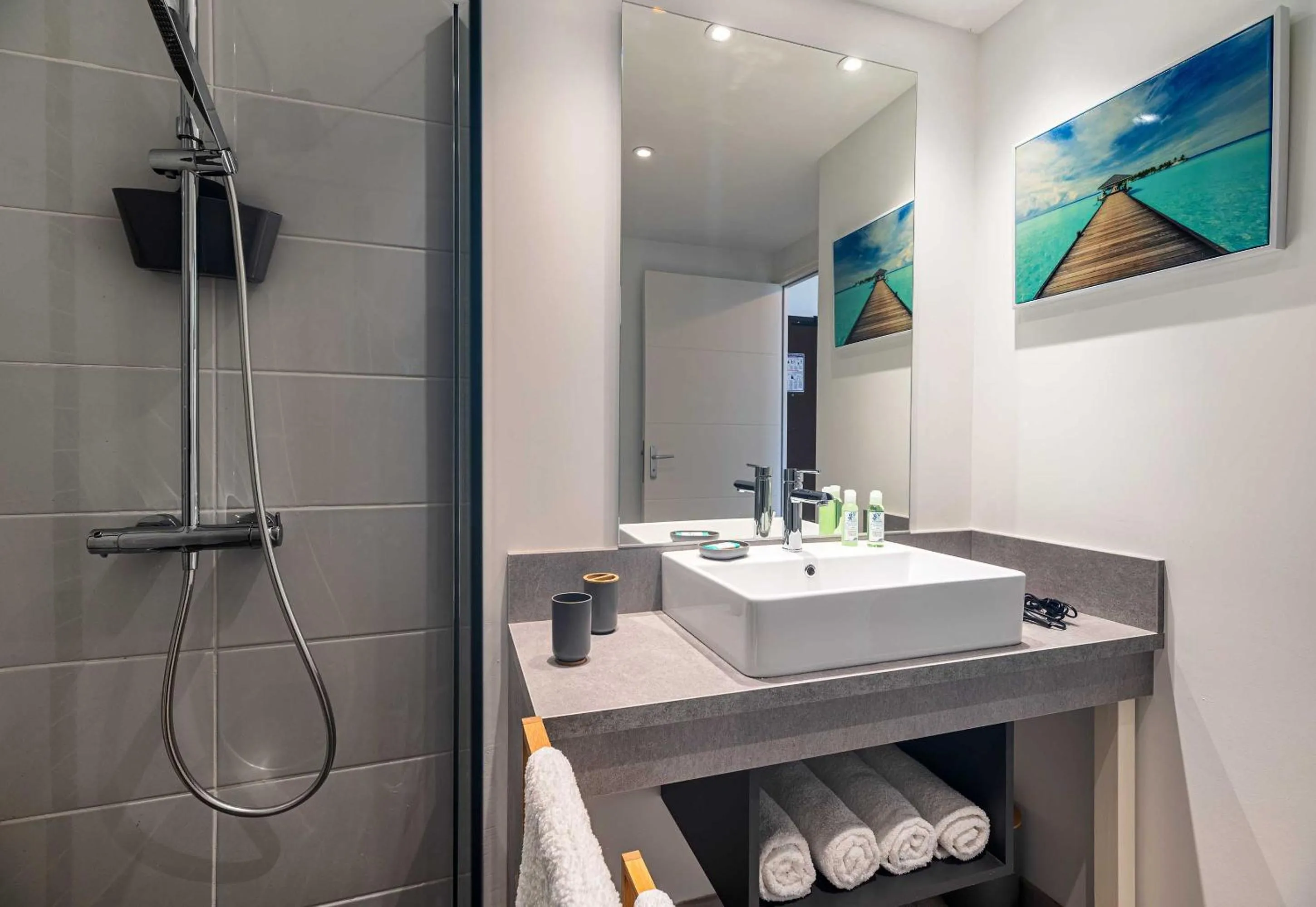 Shower in B&B HOME Fort-de-France Marina