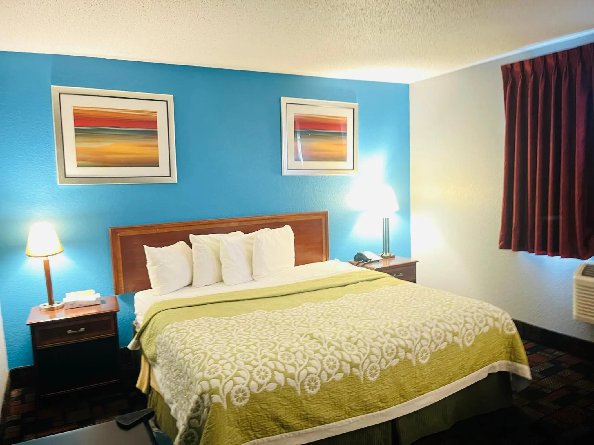 Bedroom, Bed in Rodeway Inn Whitehall