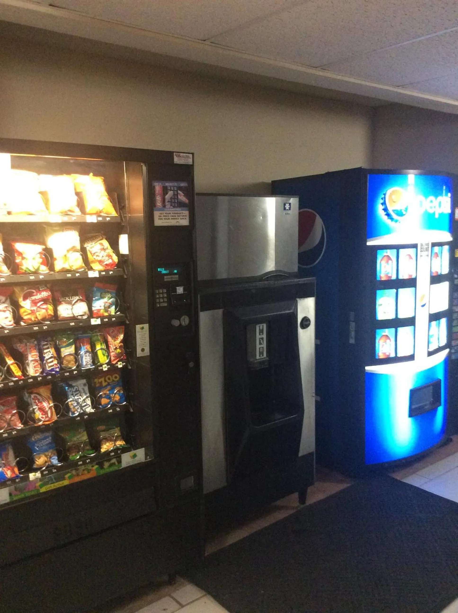 Shopping Area in Rodeway Inn Whitehall