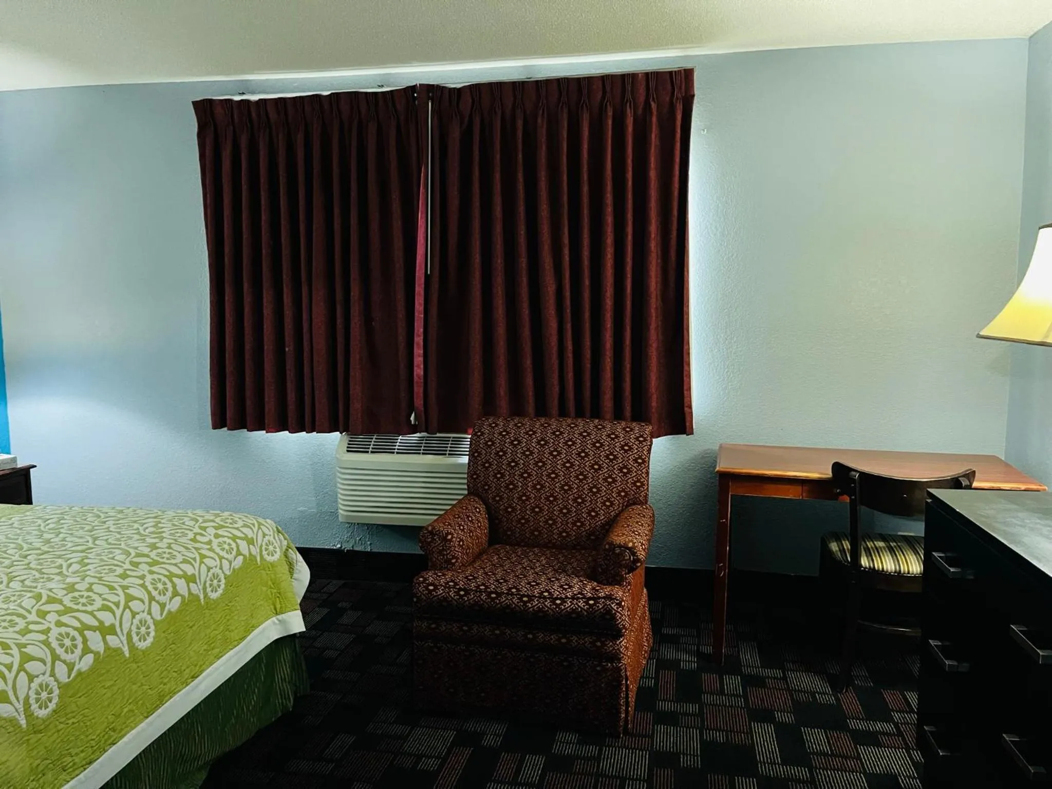 Photo of the whole room, Bed in Rodeway Inn Whitehall