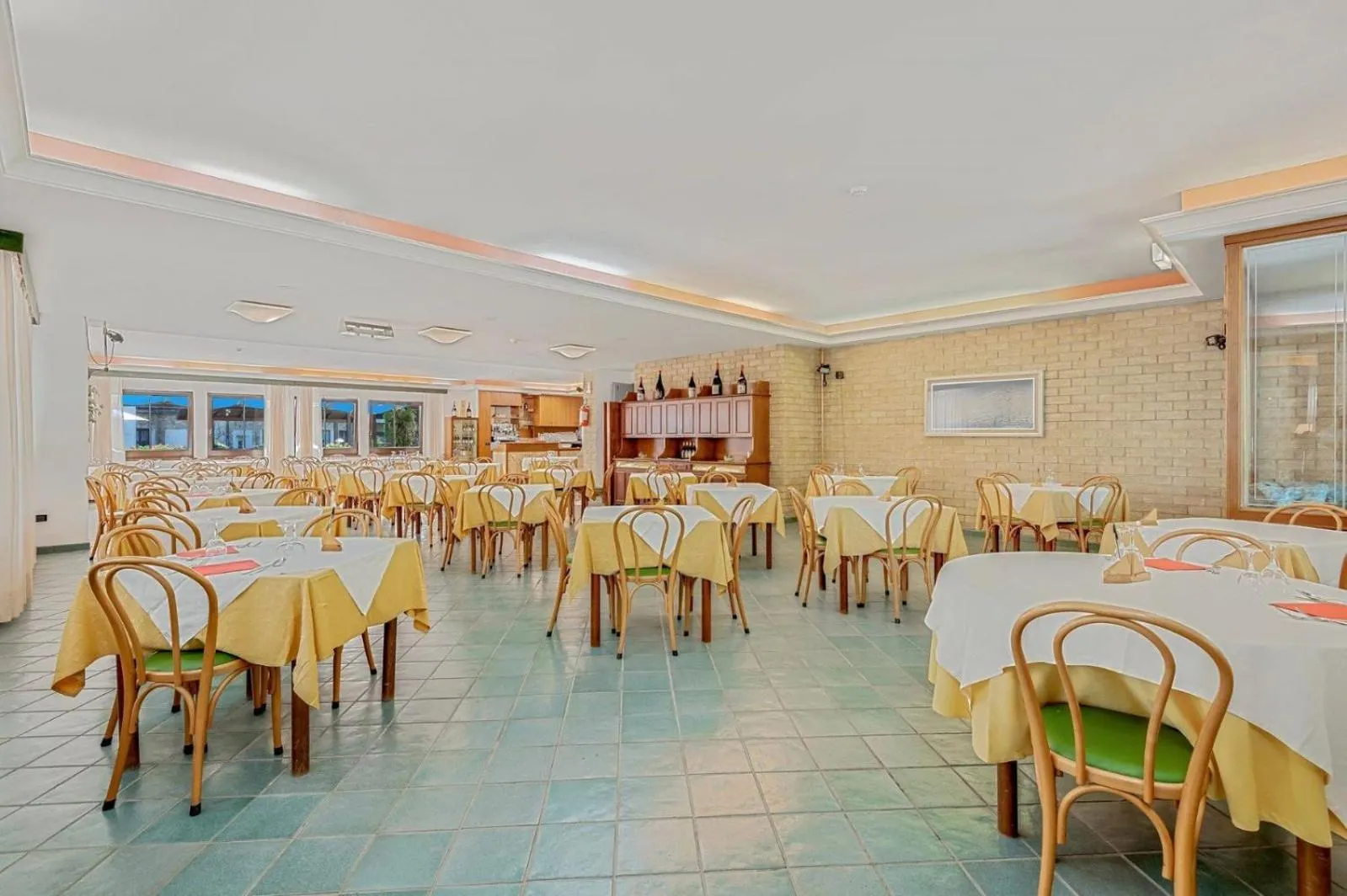 Restaurant/places to eat in Hotel Pagnani