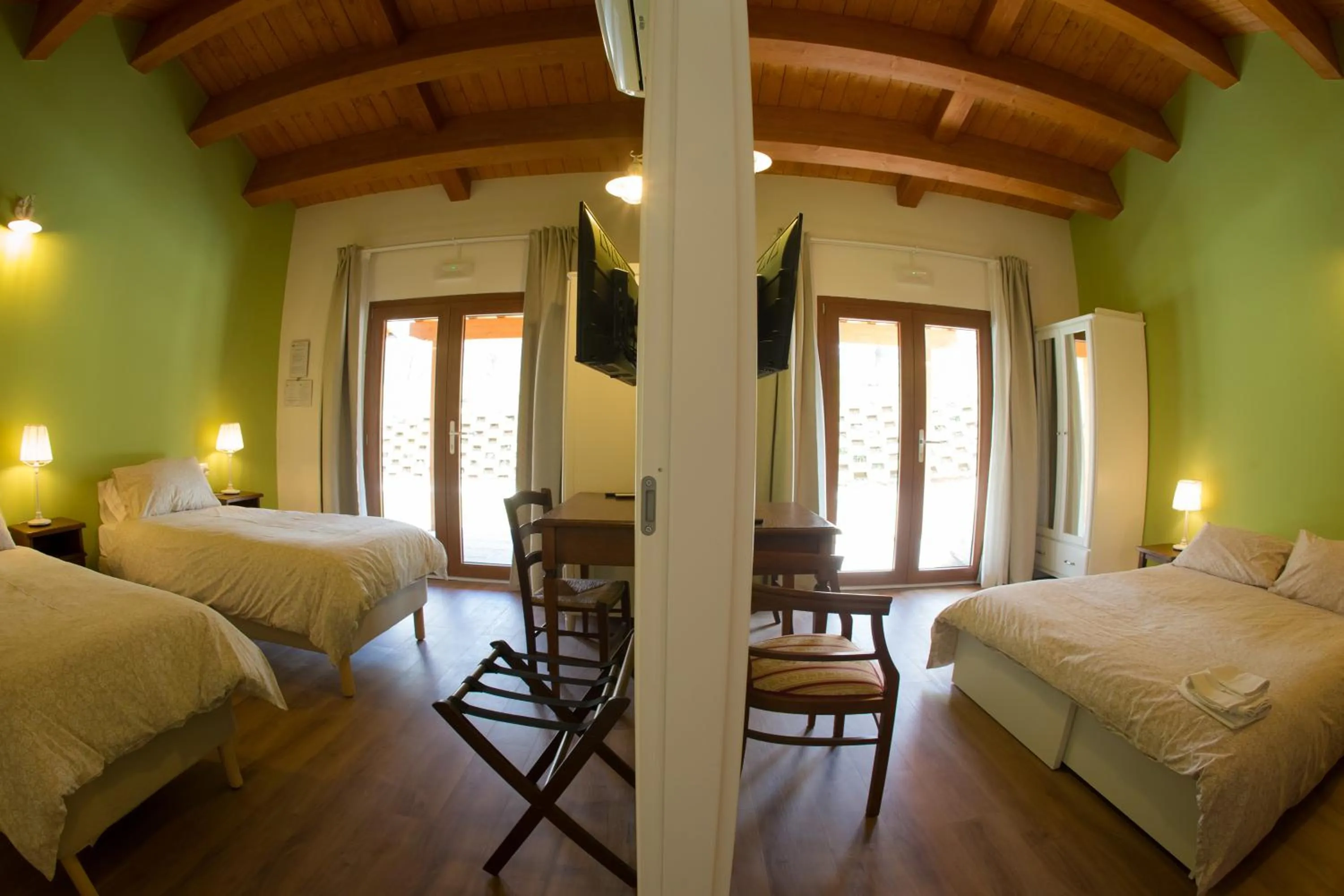 Bed in Albergo Diffuso Borgo Retrosi di Amatrice