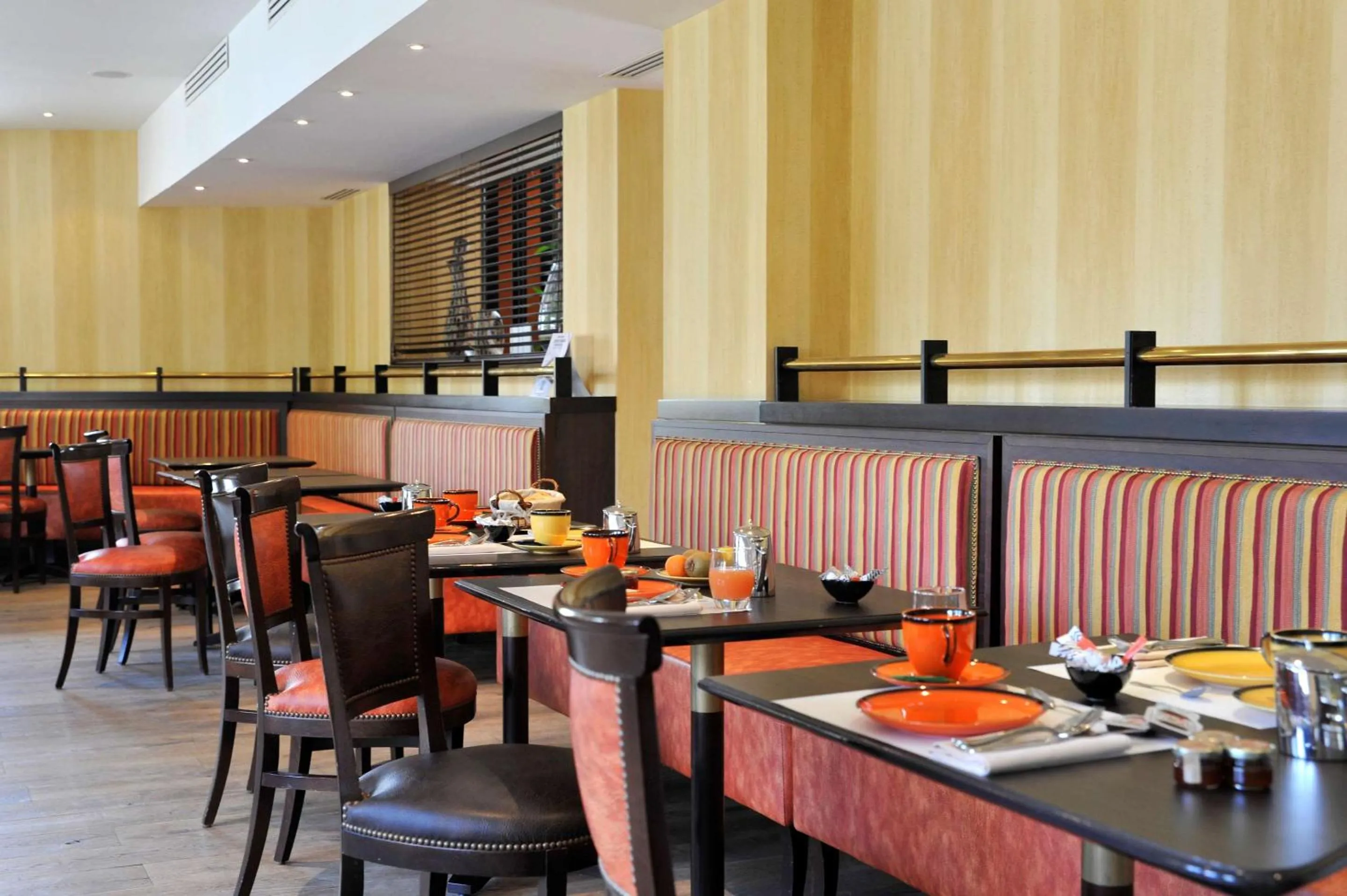 Restaurant/places to eat in Best Western La Metairie