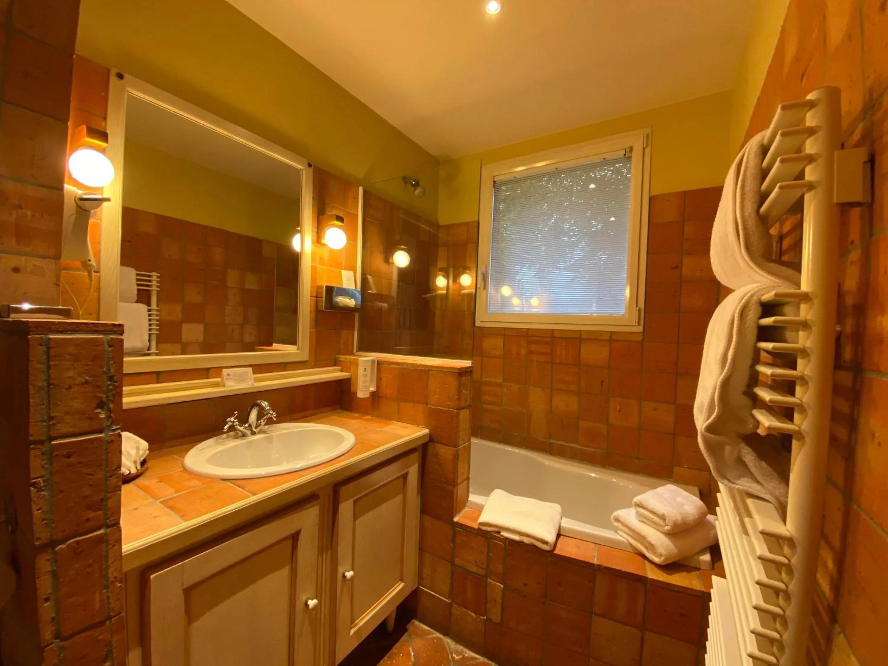 Bathroom in Best Western La Metairie