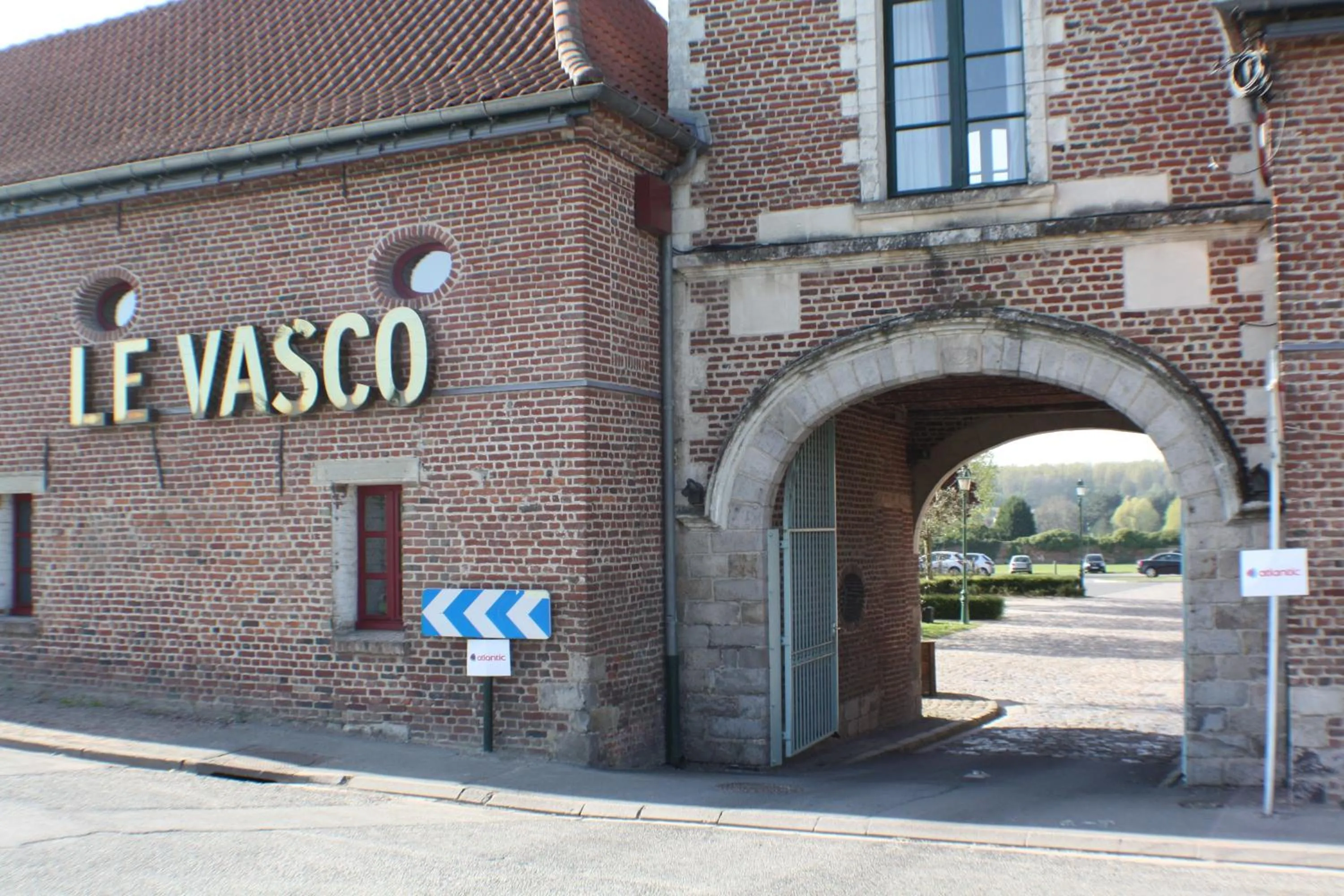 Restaurant/places to eat in Best Western La Metairie