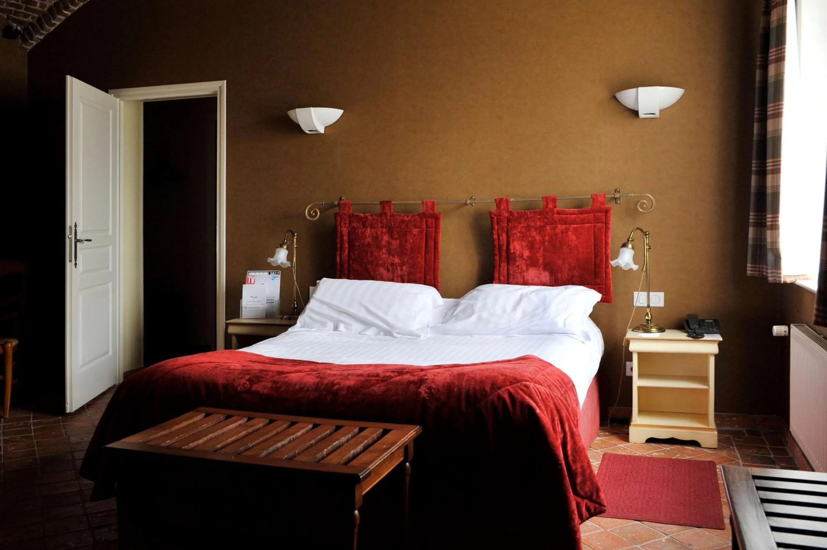 Photo of the whole room, Bed in Best Western La Metairie