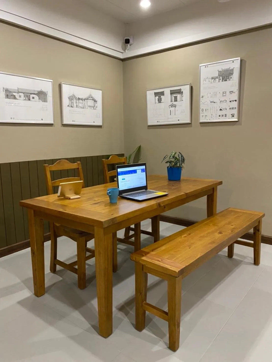 Grasshopper Bed and Cafe