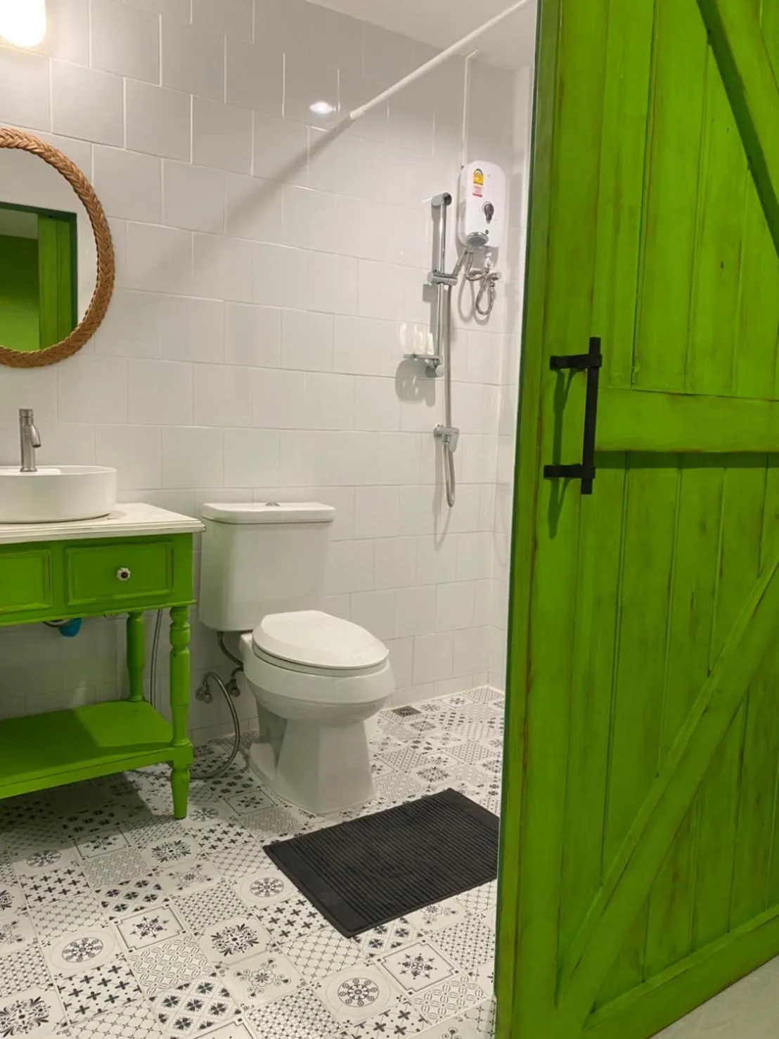 Grasshopper Bed and Cafe