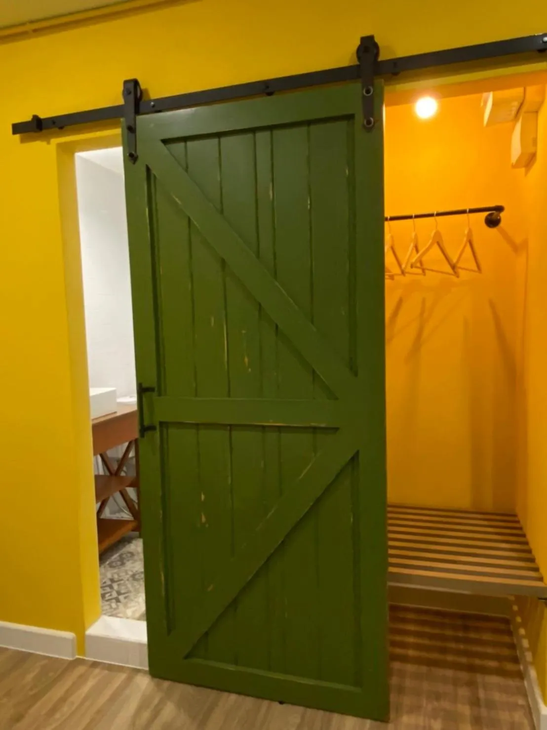 Grasshopper Bed and Cafe